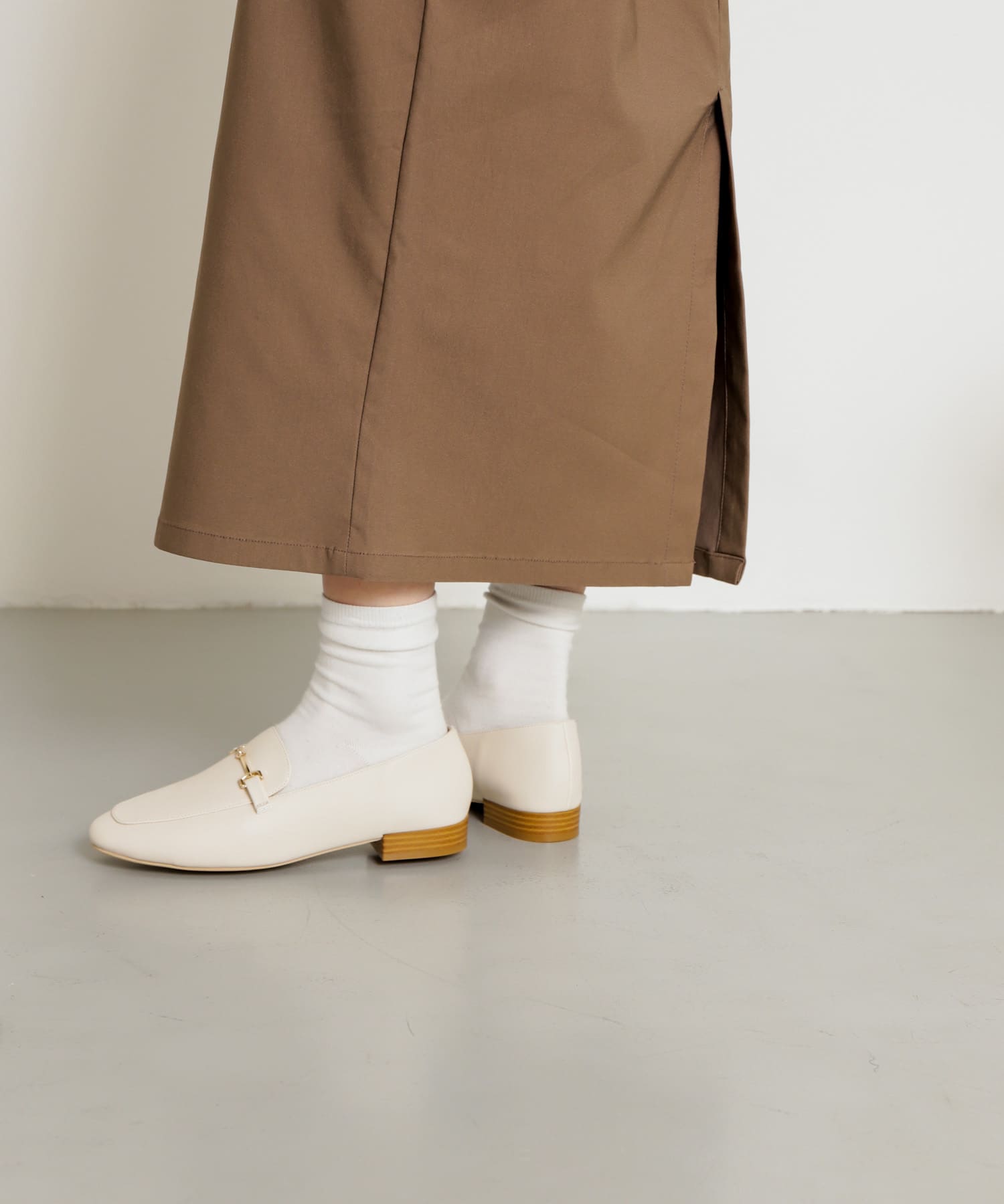 フェイクレザービットローファー IVORY M