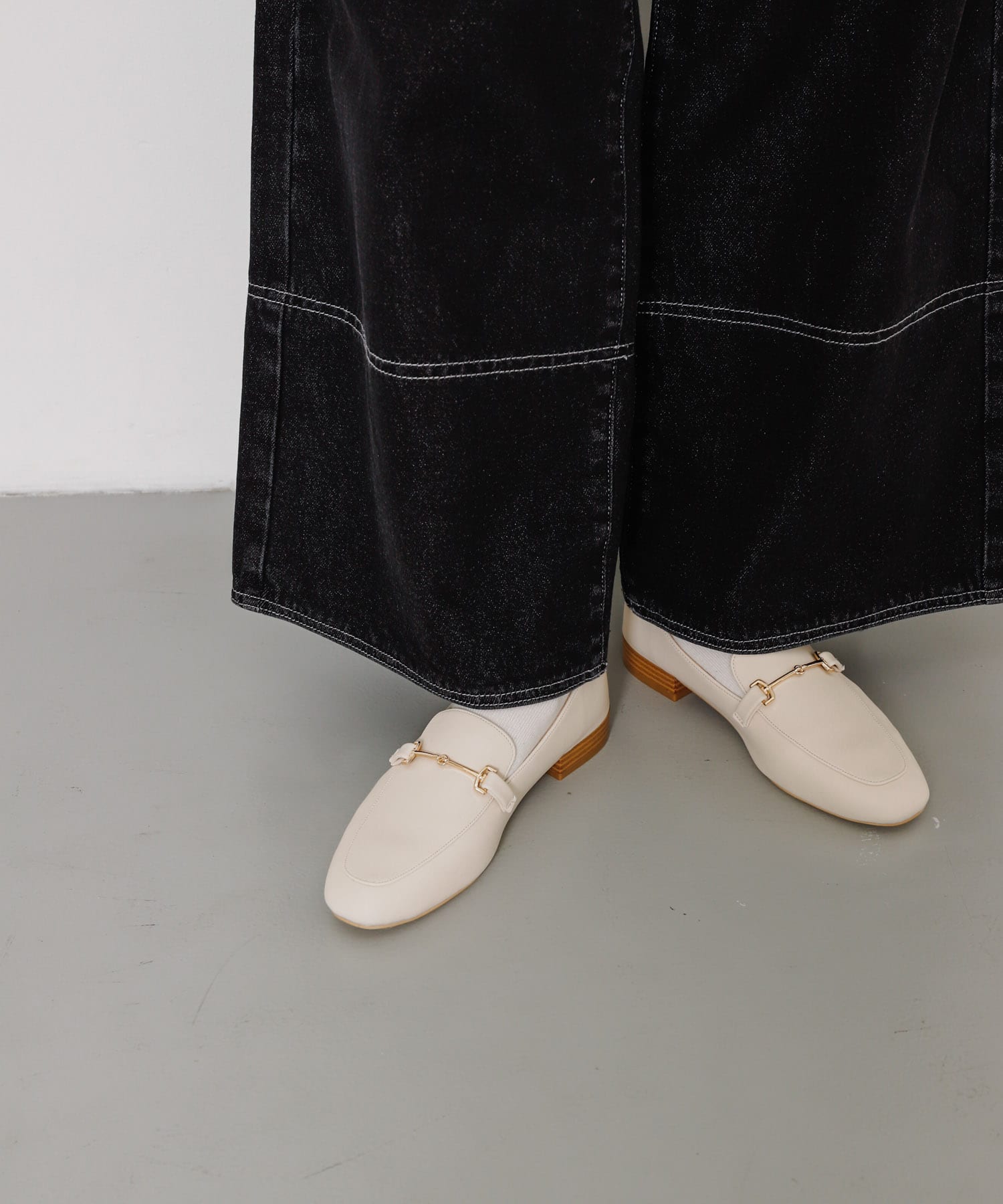 フェイクレザービットローファー IVORY L