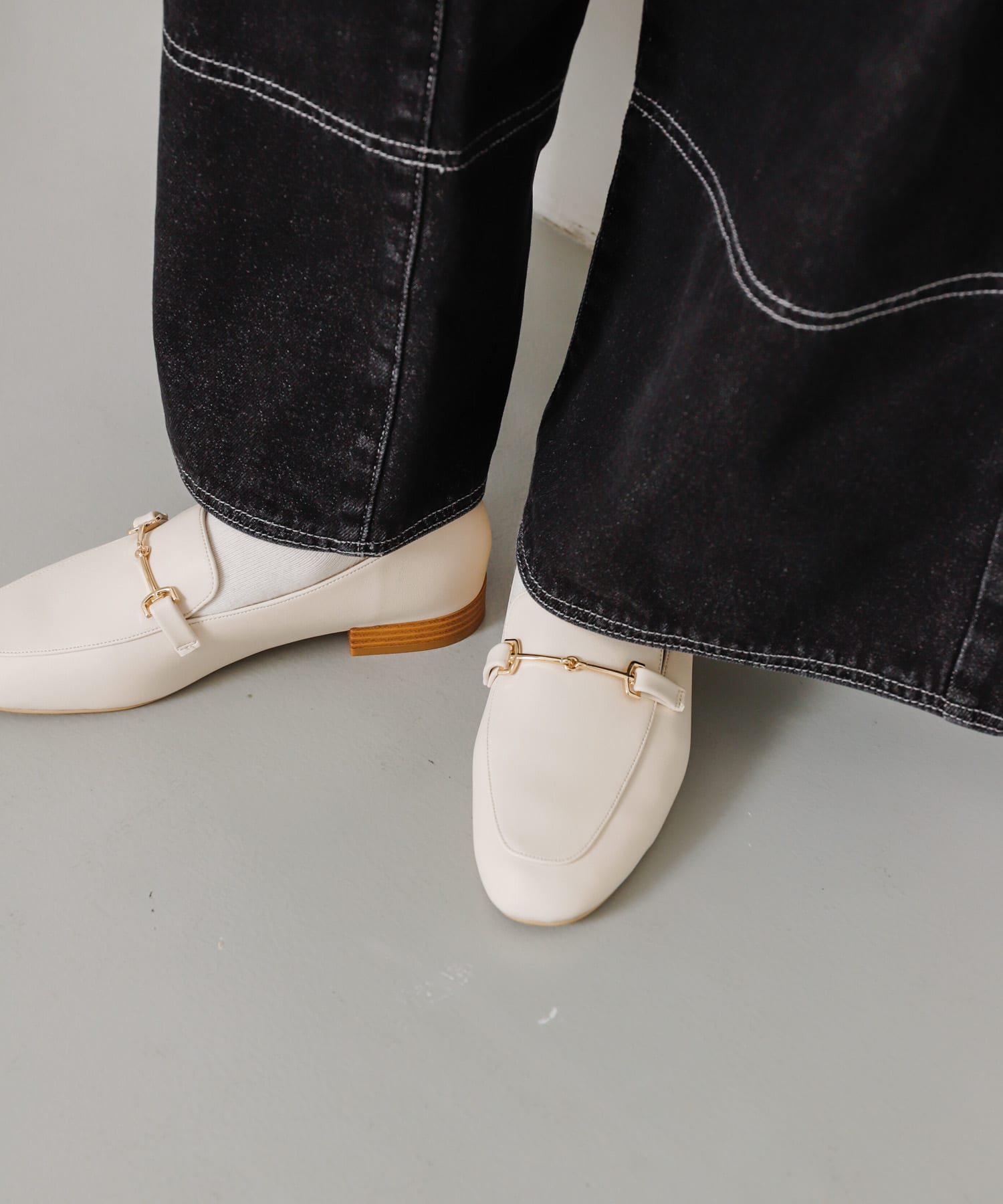 フェイクレザービットローファー IVORY L