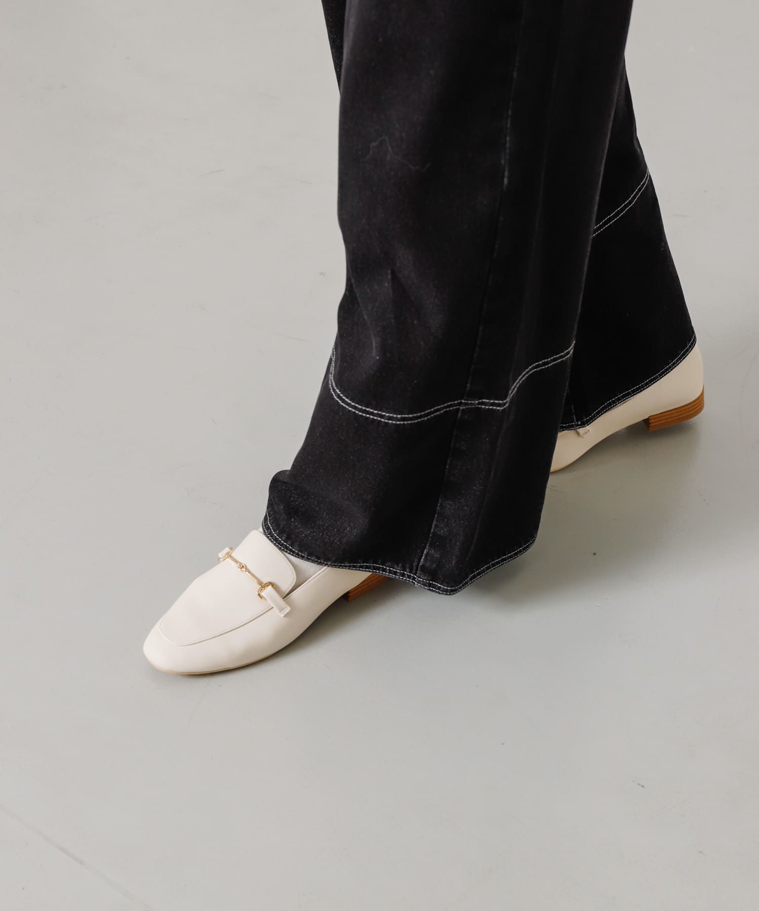 フェイクレザービットローファー IVORY L