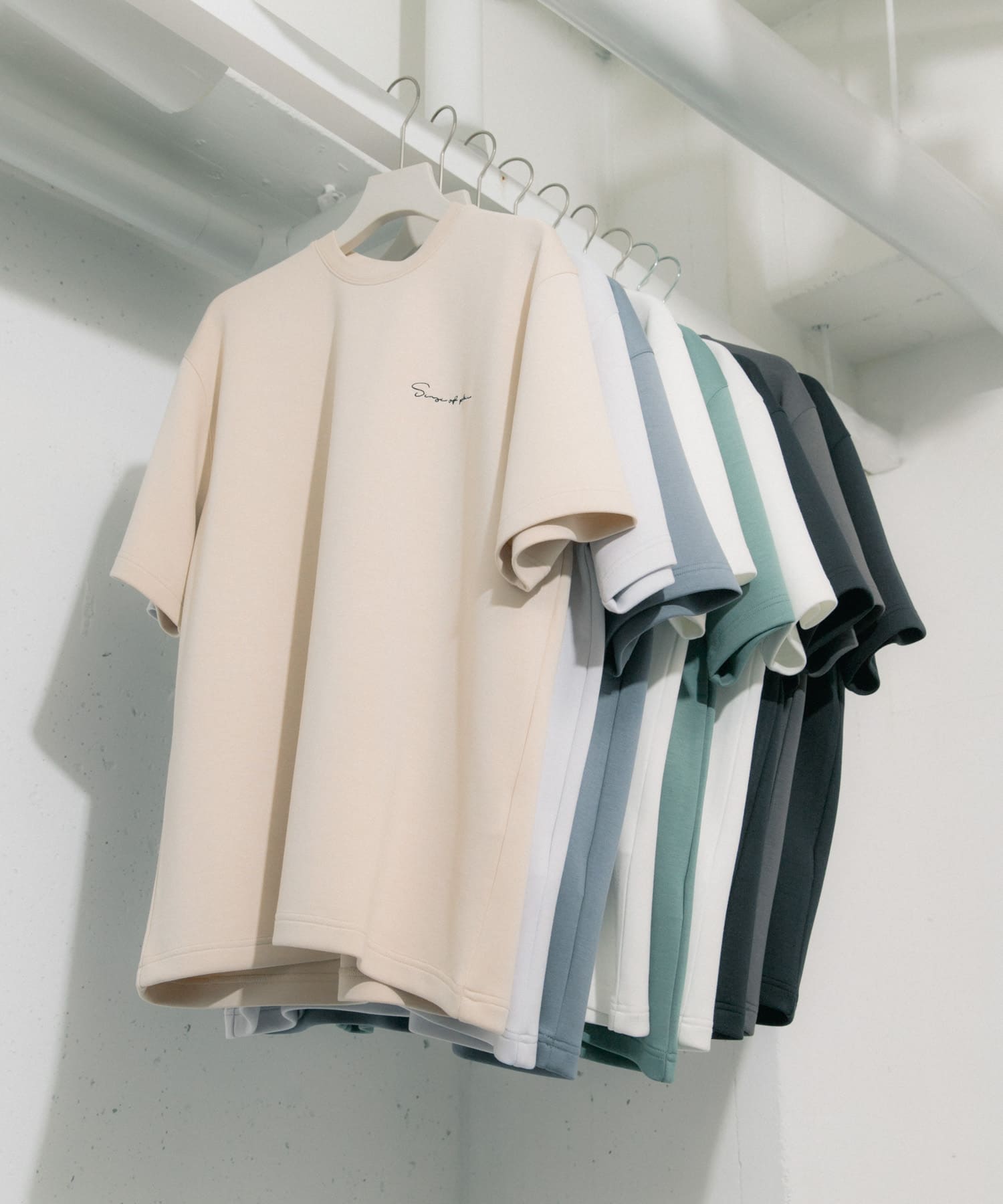 『一部WEB限定カラー』『ユニセックス』シシュウダンボールポンチショートスリーブTシャツ GREIGE L