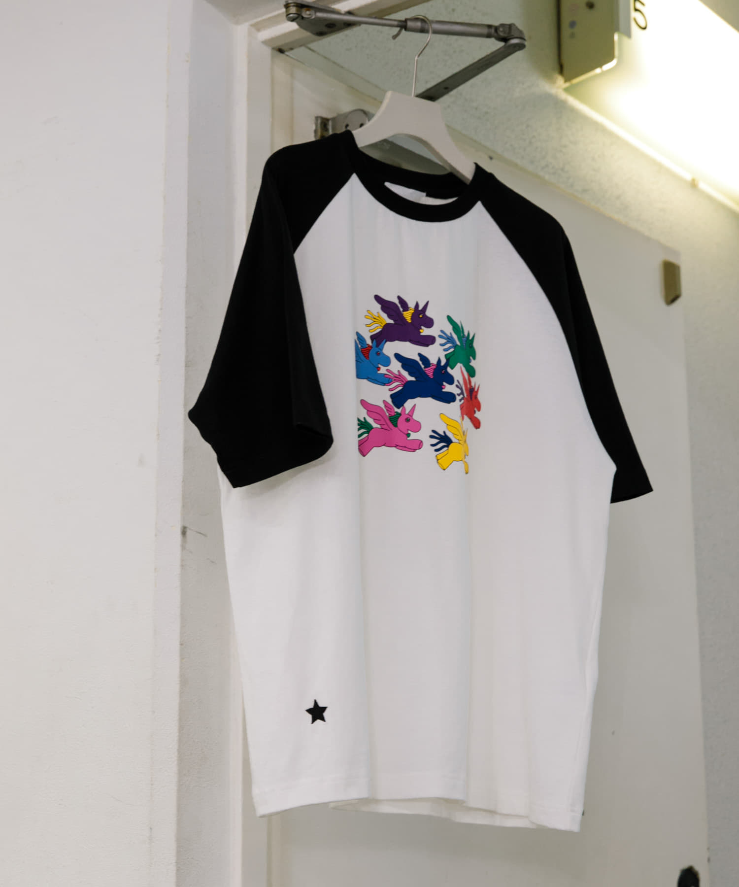WHT×BLK