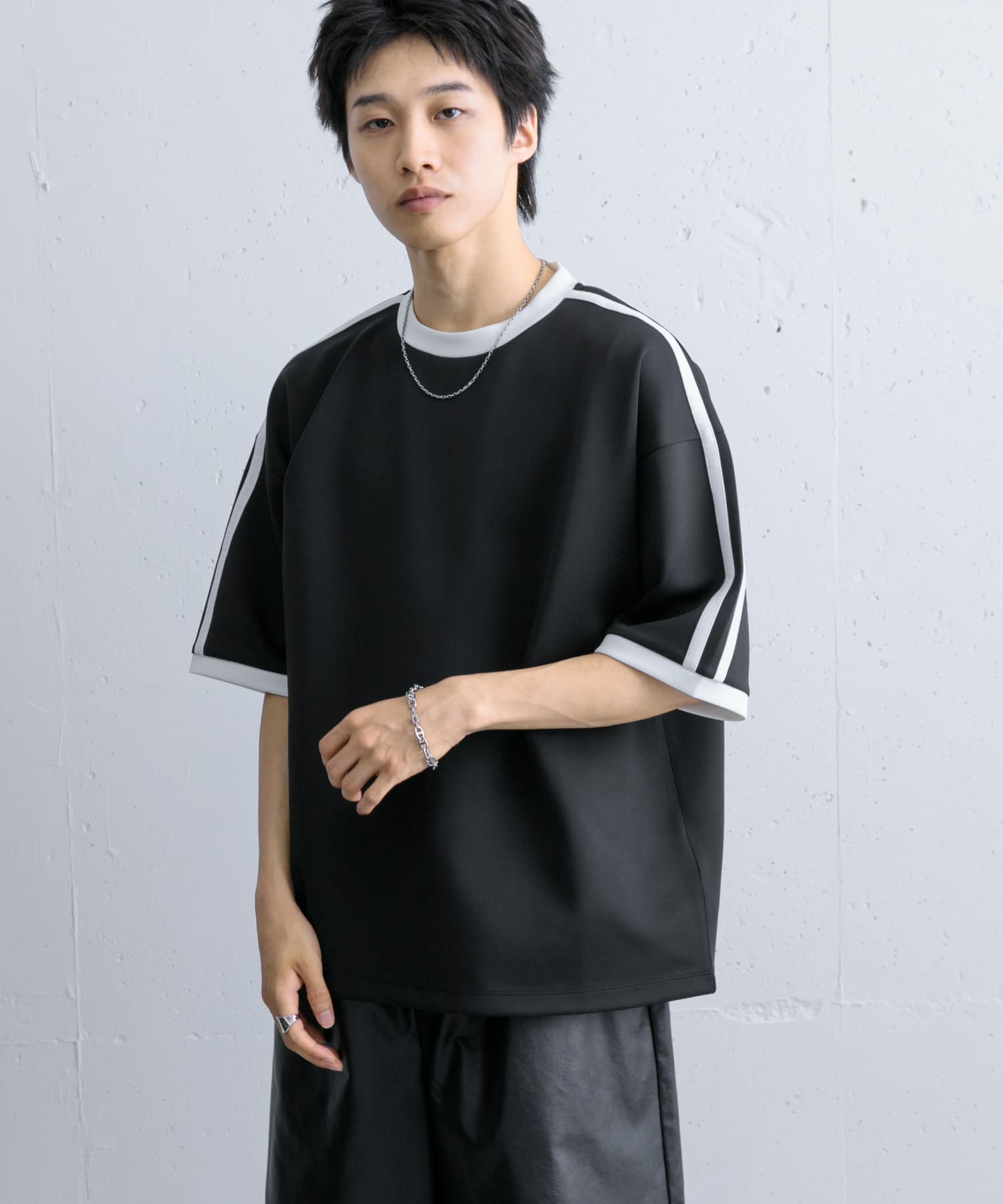 BLK×WHT