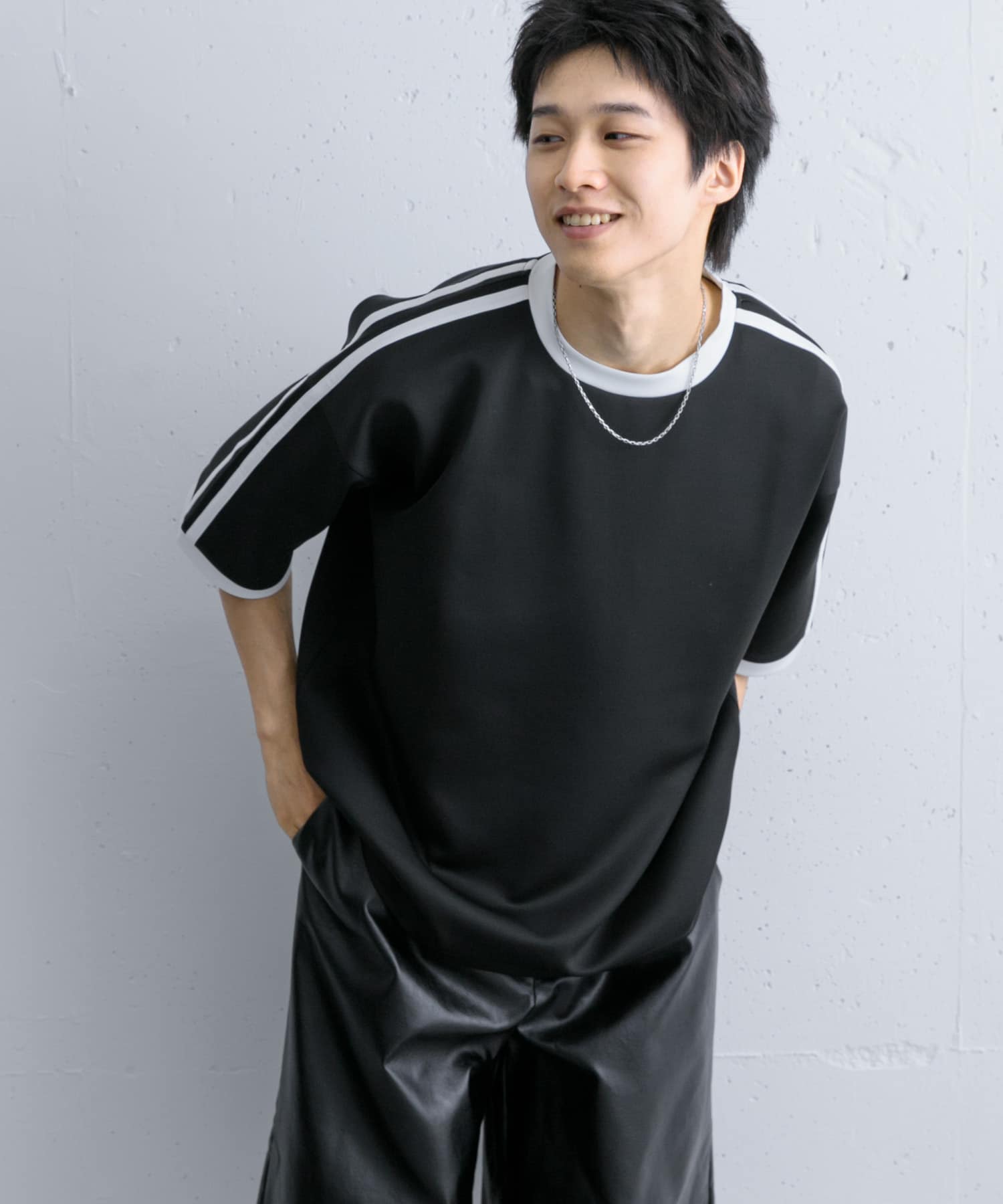 BLK×WHT