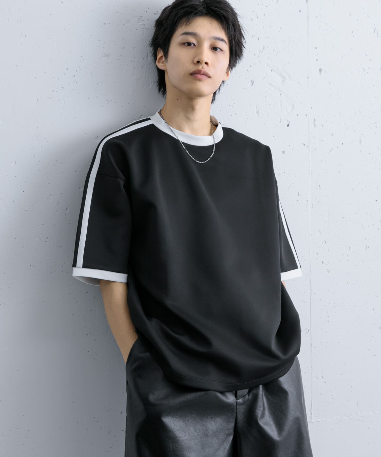 BLK×WHT