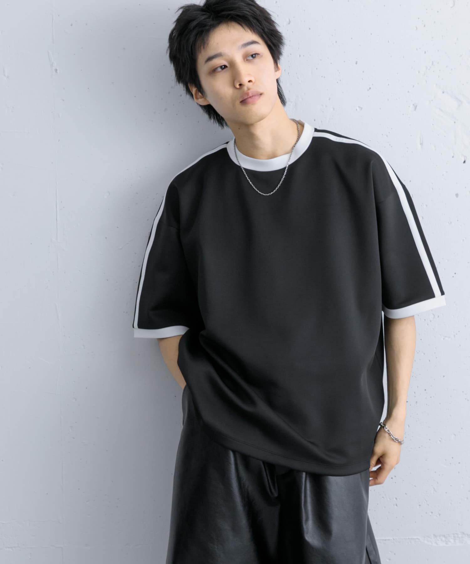 BLK×WHT