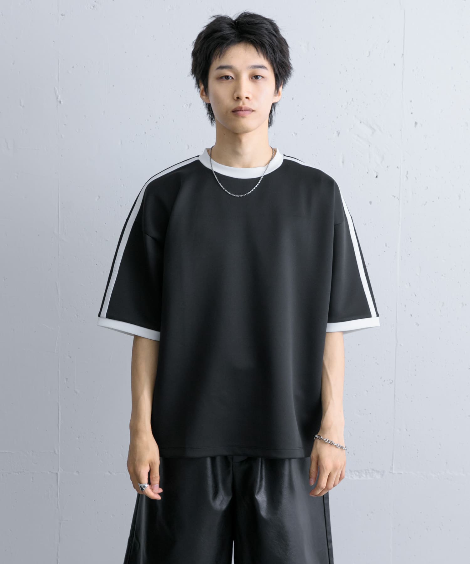 BLK×WHT