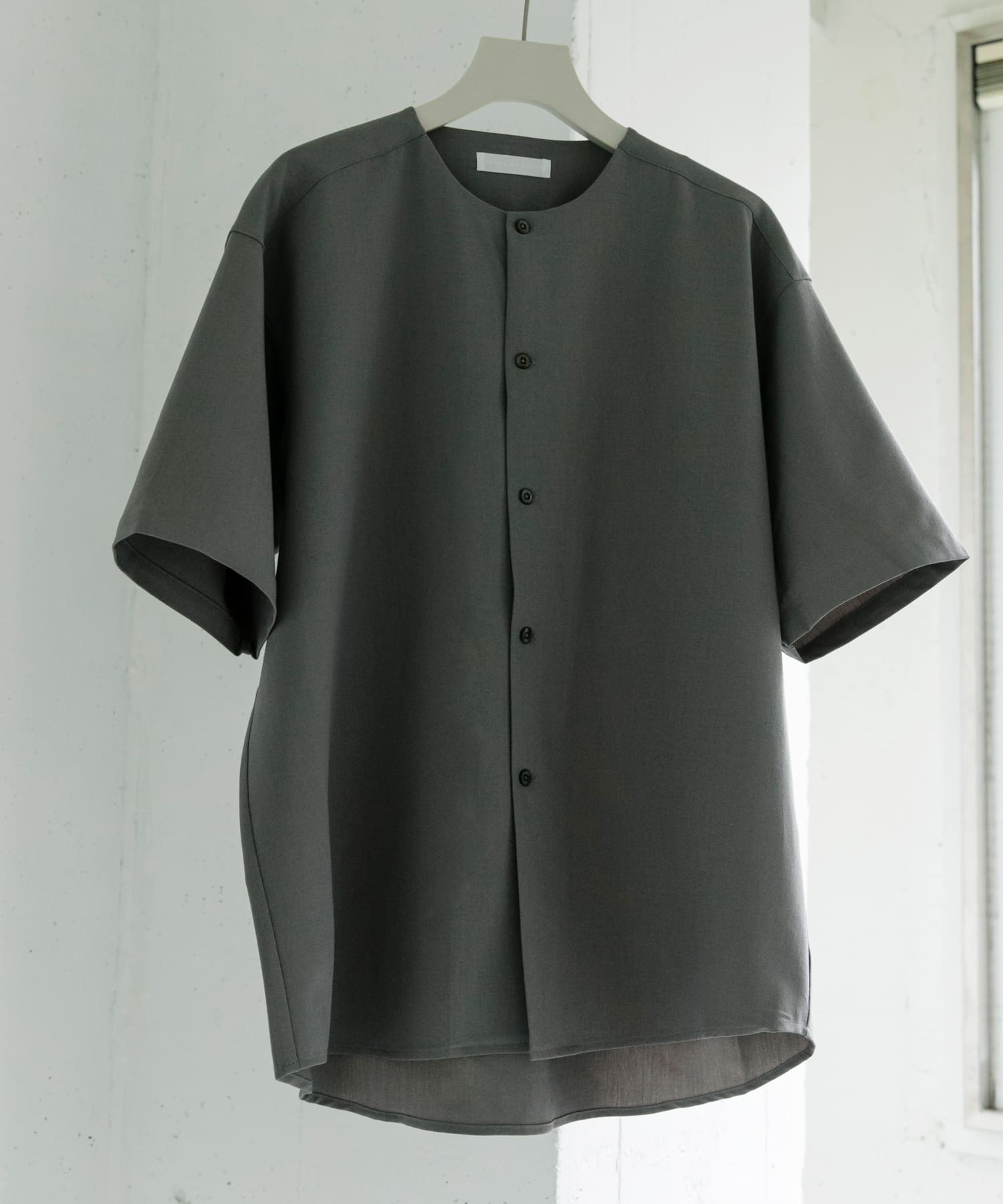 ノーカラーシャツ(5分袖) GRAY S