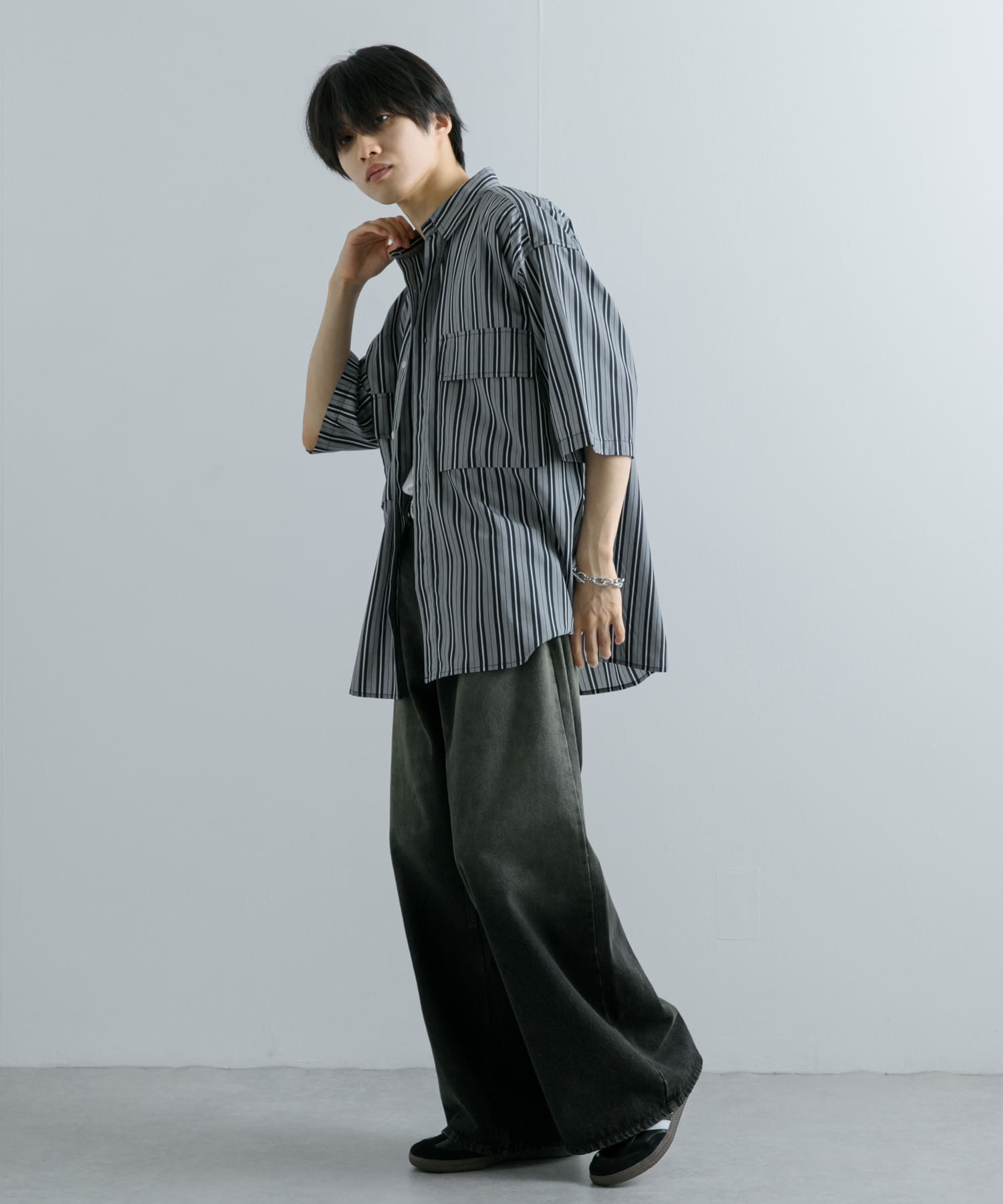 BLK×WHT