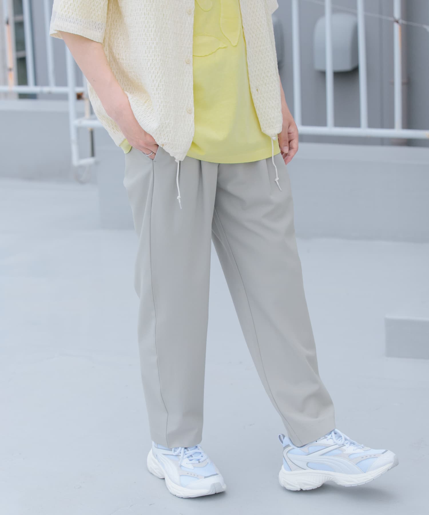 STERNBERG /スリムテーパードパンツ/オーバーサイズダブルJKセット イージーケア/セットアップ対応』ダブルタックテーパードスラックス(S