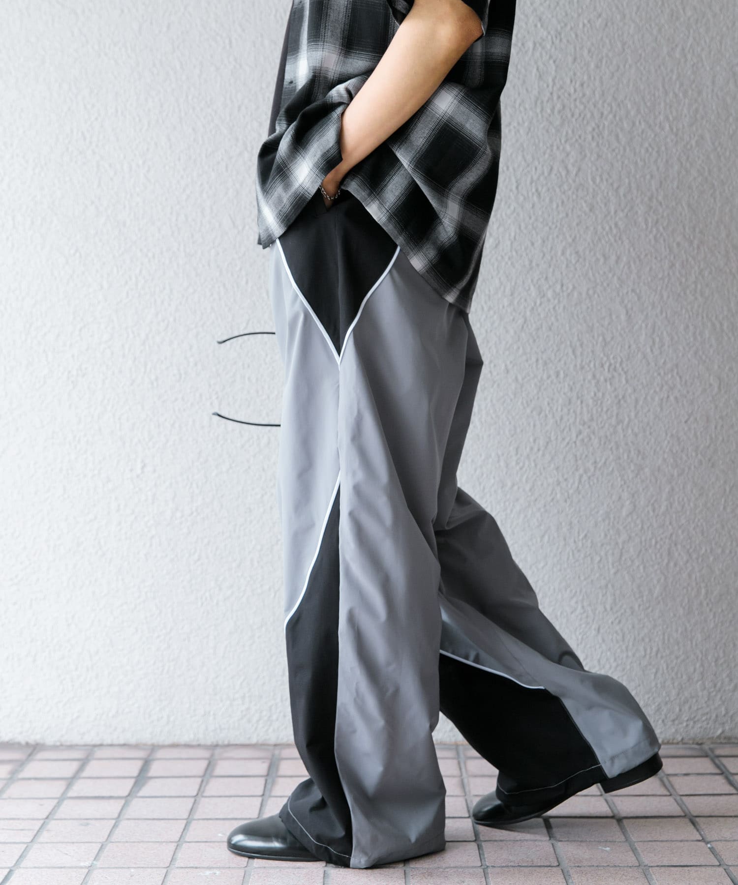 GRY×BLK