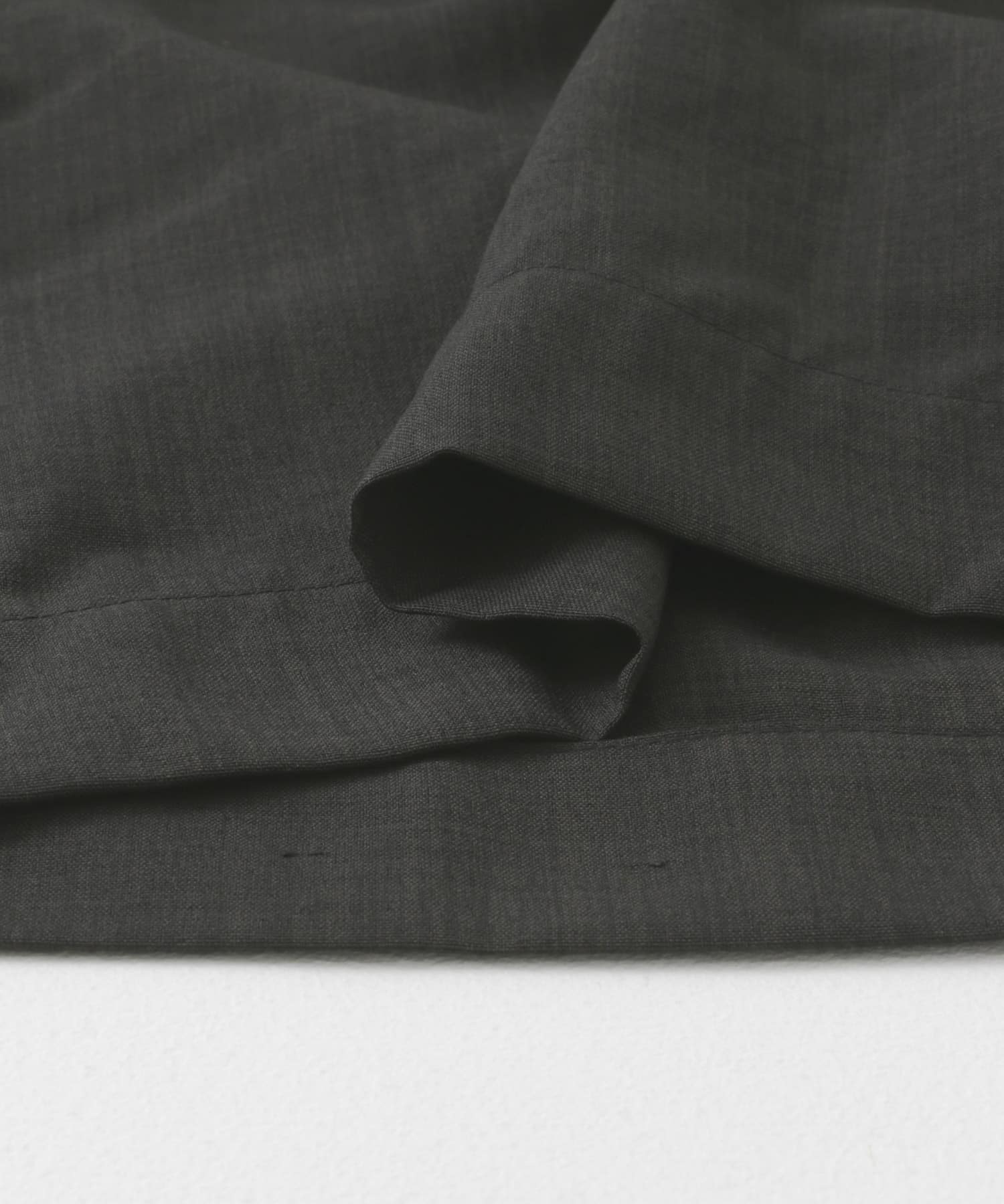 『イージーケア/セットアップ対応』リネンライクタックショートパンツ CHARCOAL M