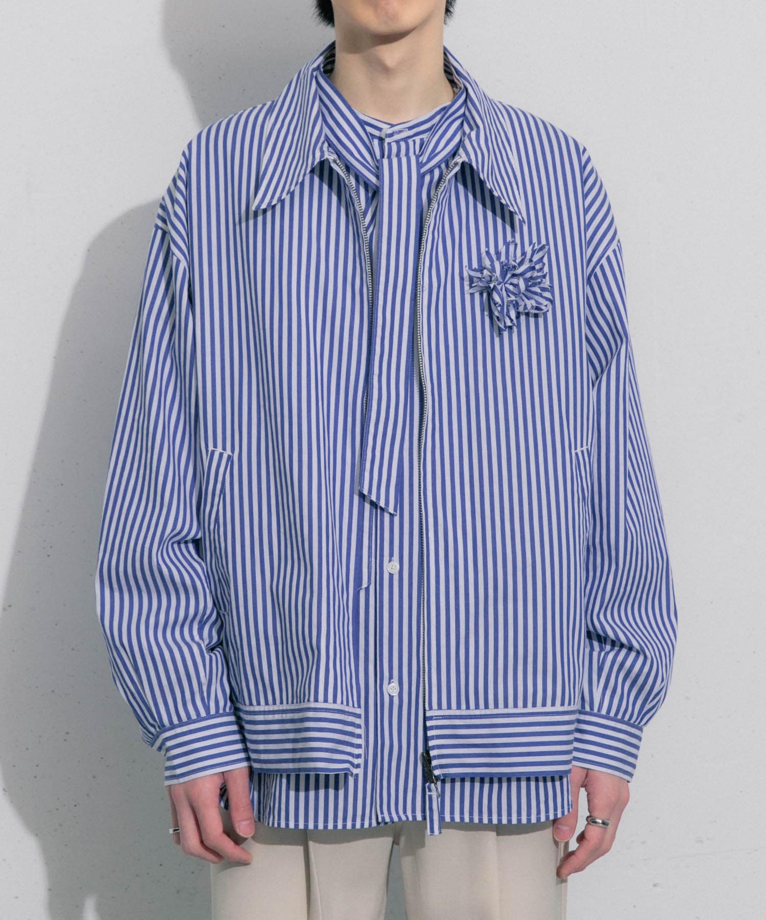 WHT×BLU