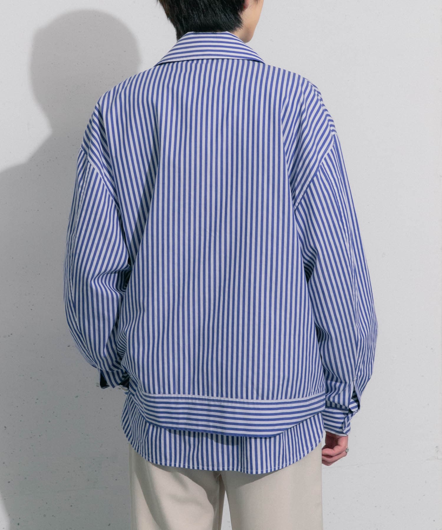 WHT×BLU