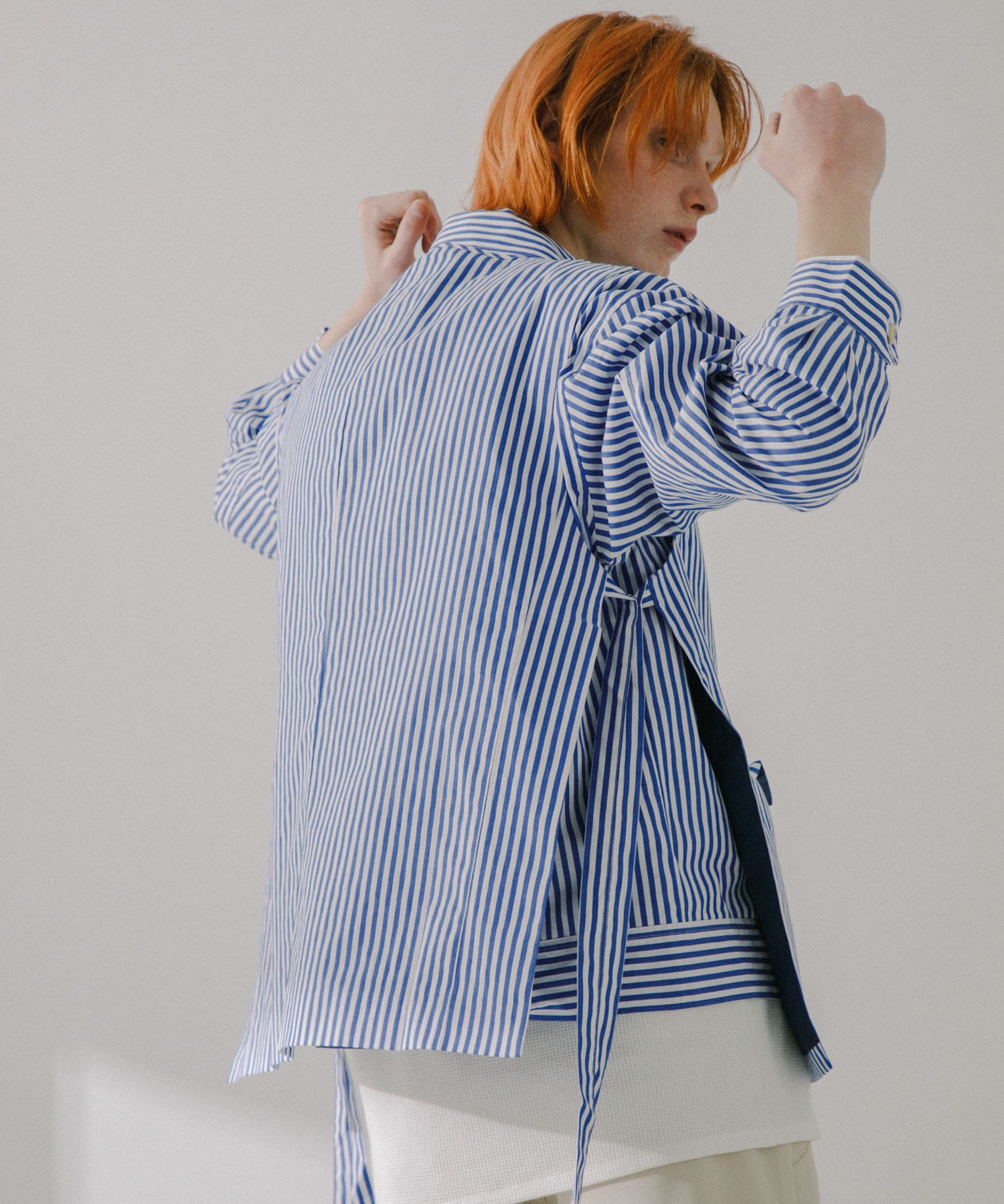 WHT×BLU