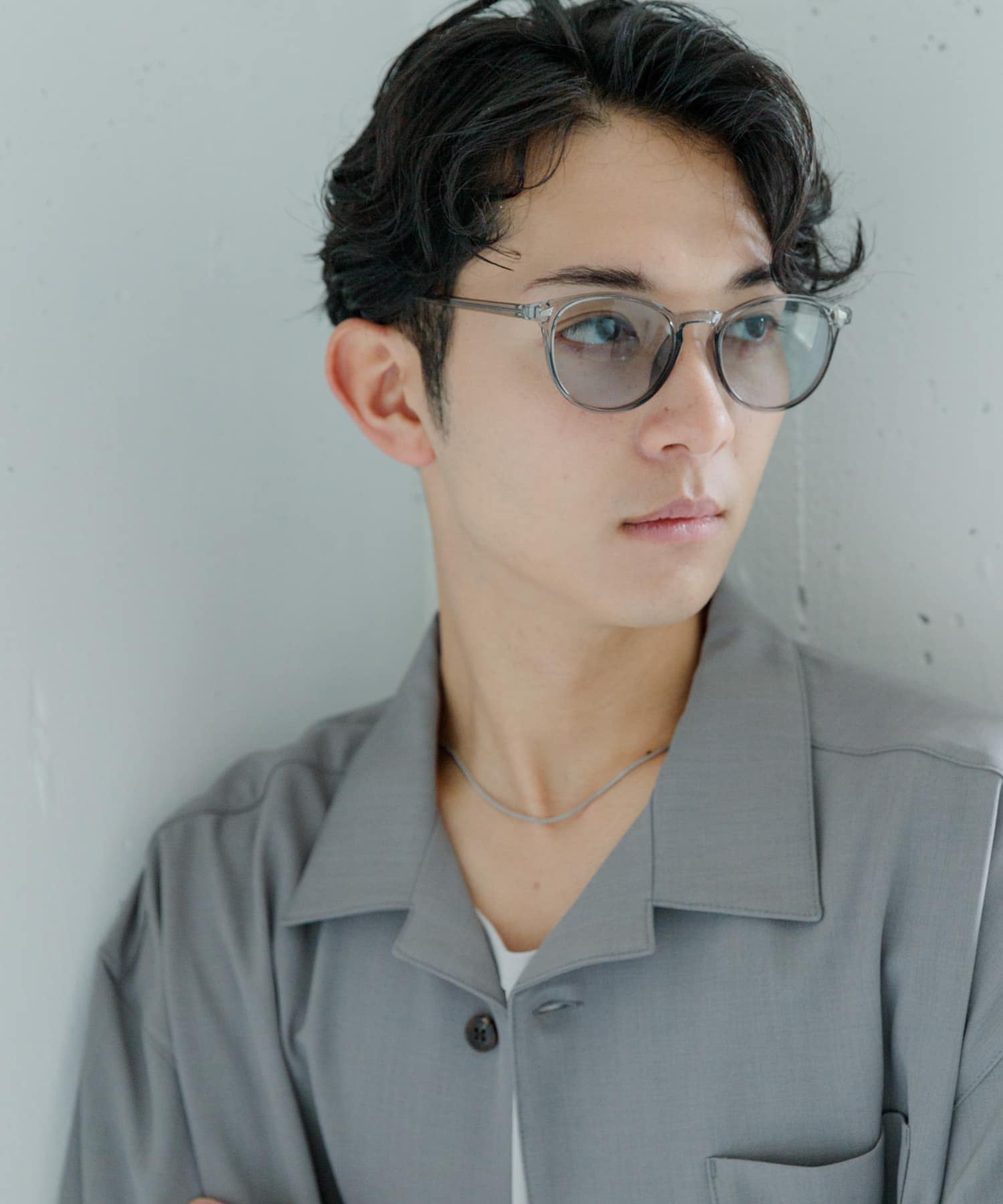 GRAY