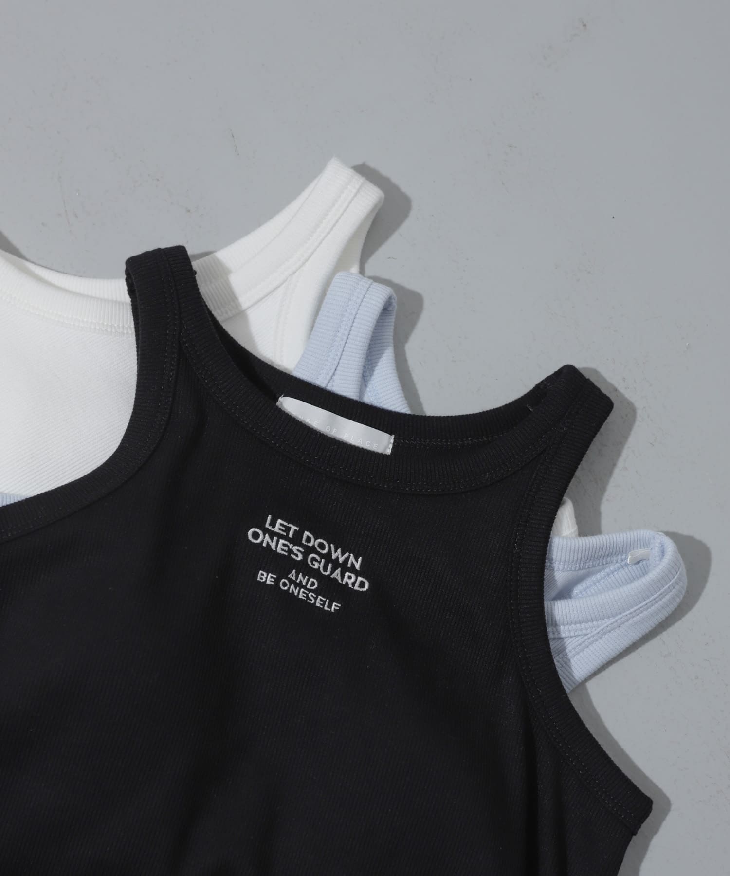 カップインクロップドロゴタンクトップ BLACK one
