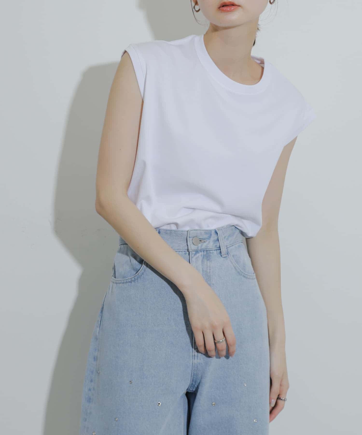 OFF WHITE
