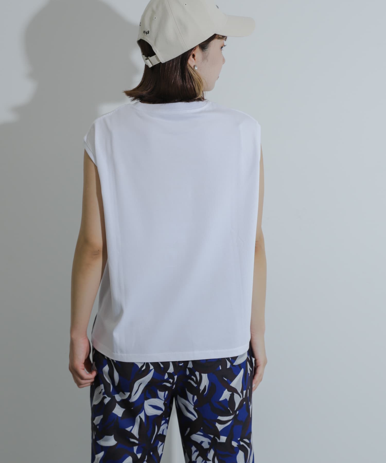 OFF WHITE