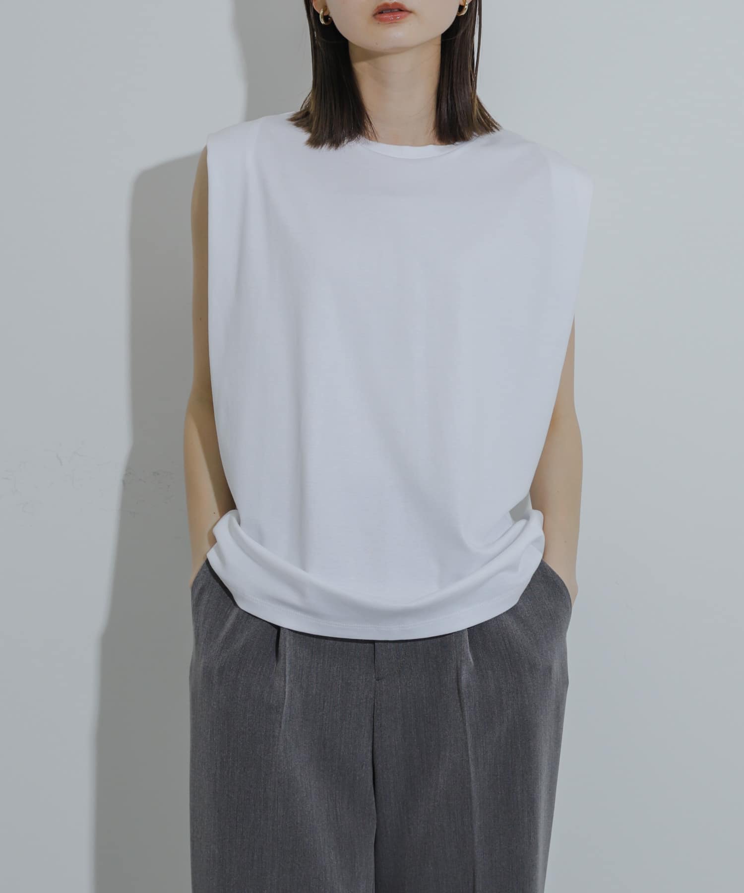 OFF WHITE