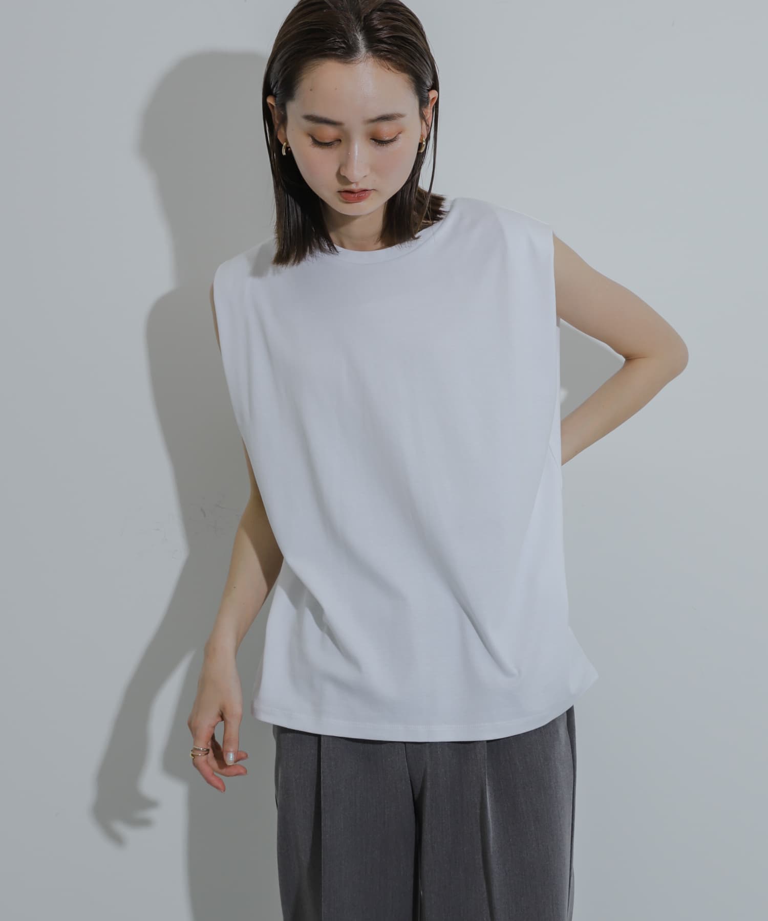 OFF WHITE