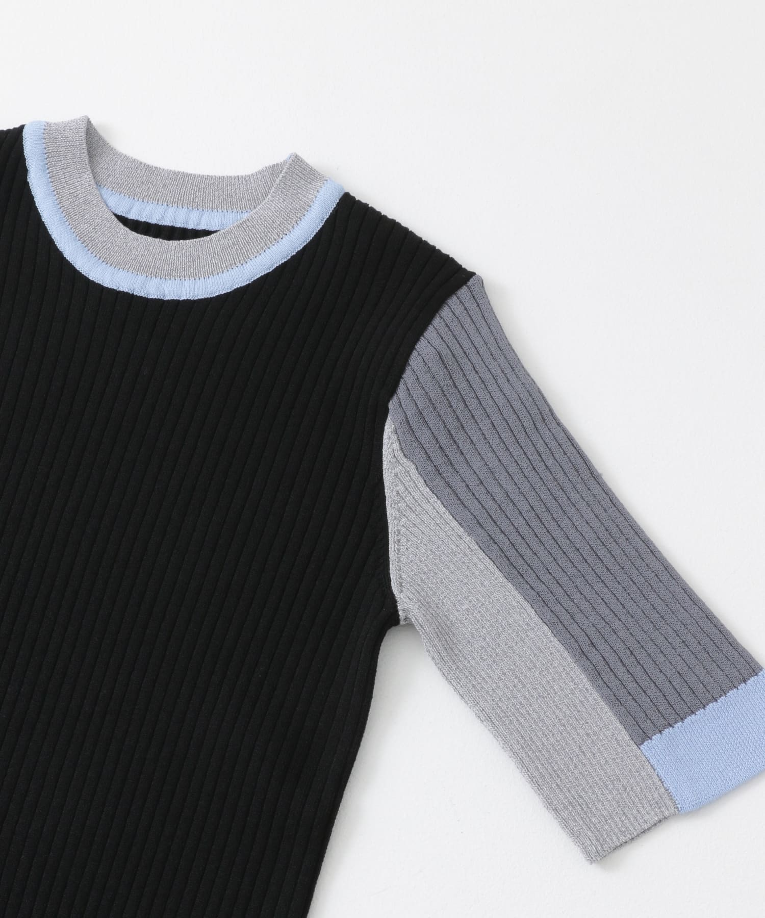 BLK×GRY