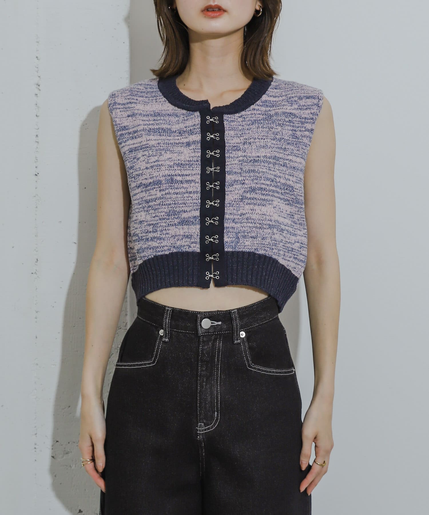 フロントホッククロップドニットトップ(one PINK): トップス