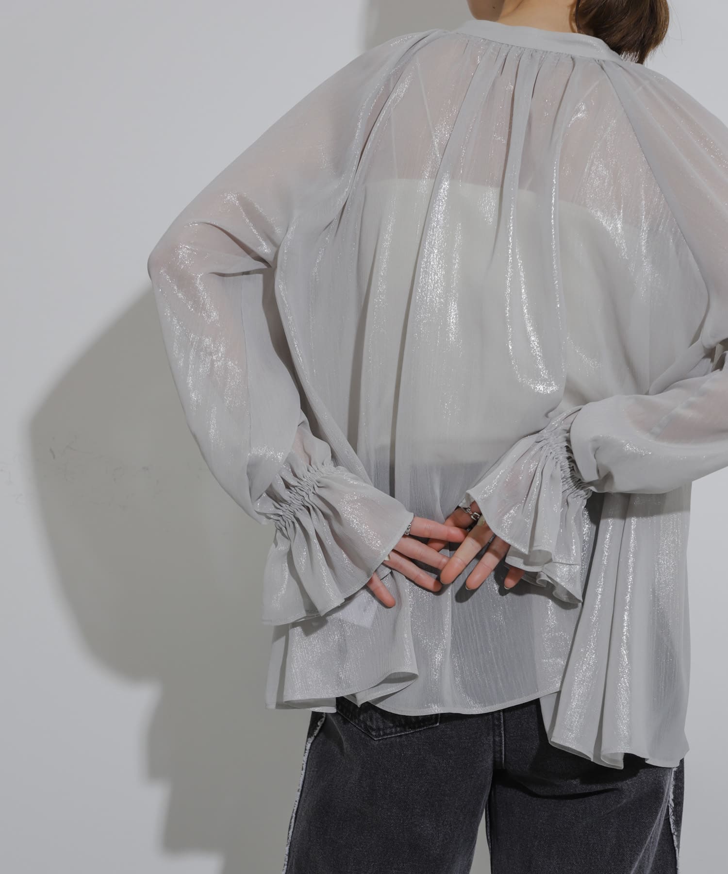 GRAY