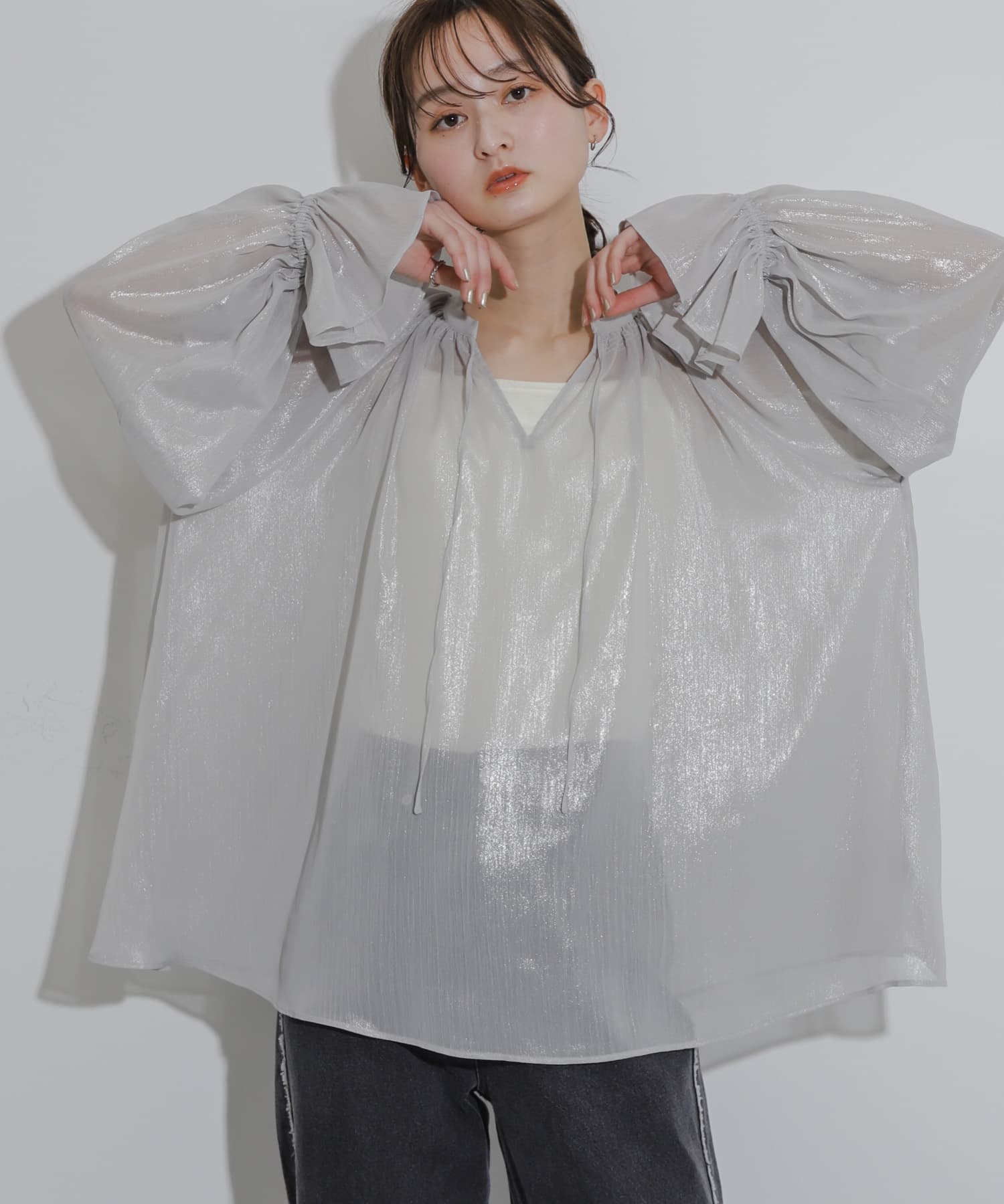 GRAY