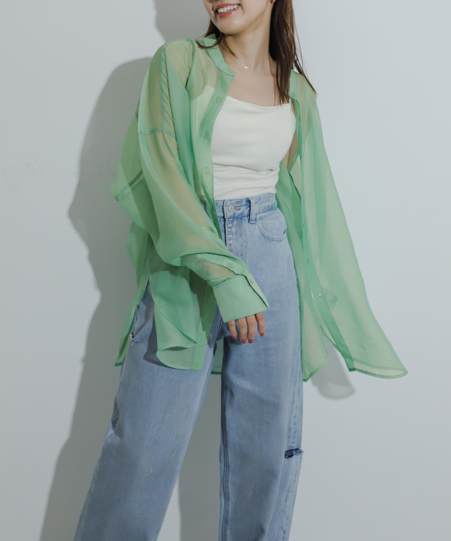 一部WEB限定カラー』シアーシャンブレーシャツ(one GREEN): トップス