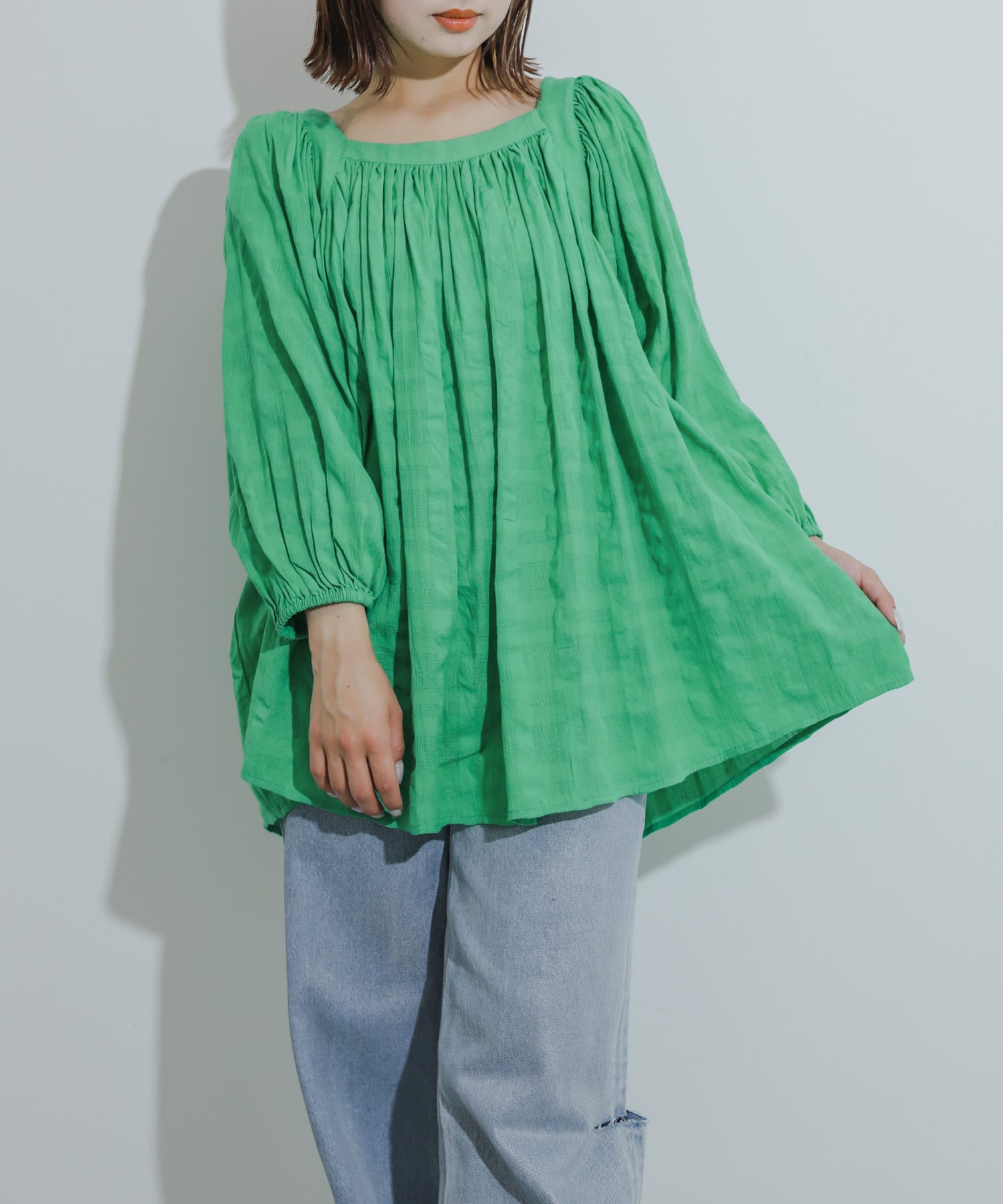 GREEN