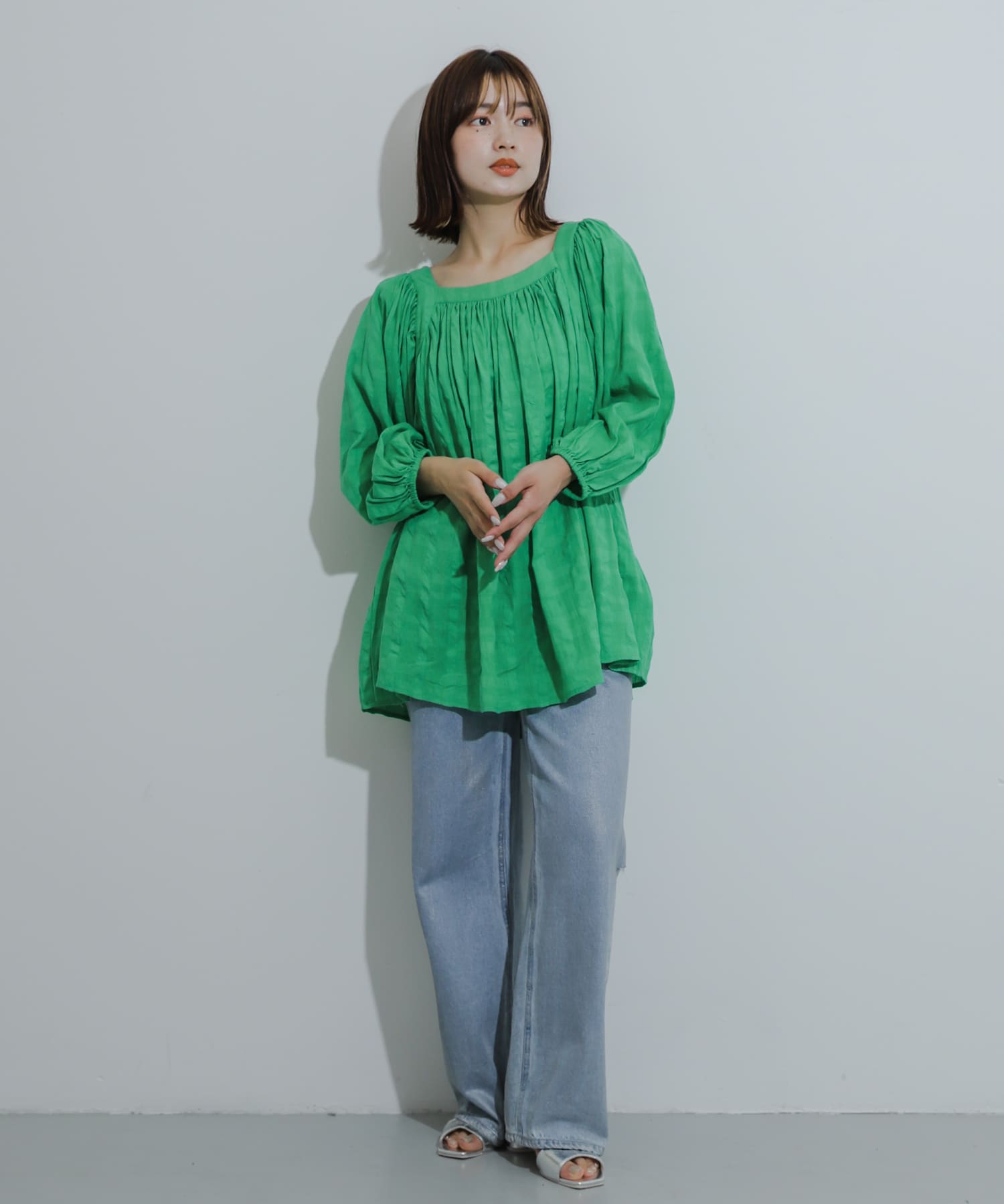 GREEN
