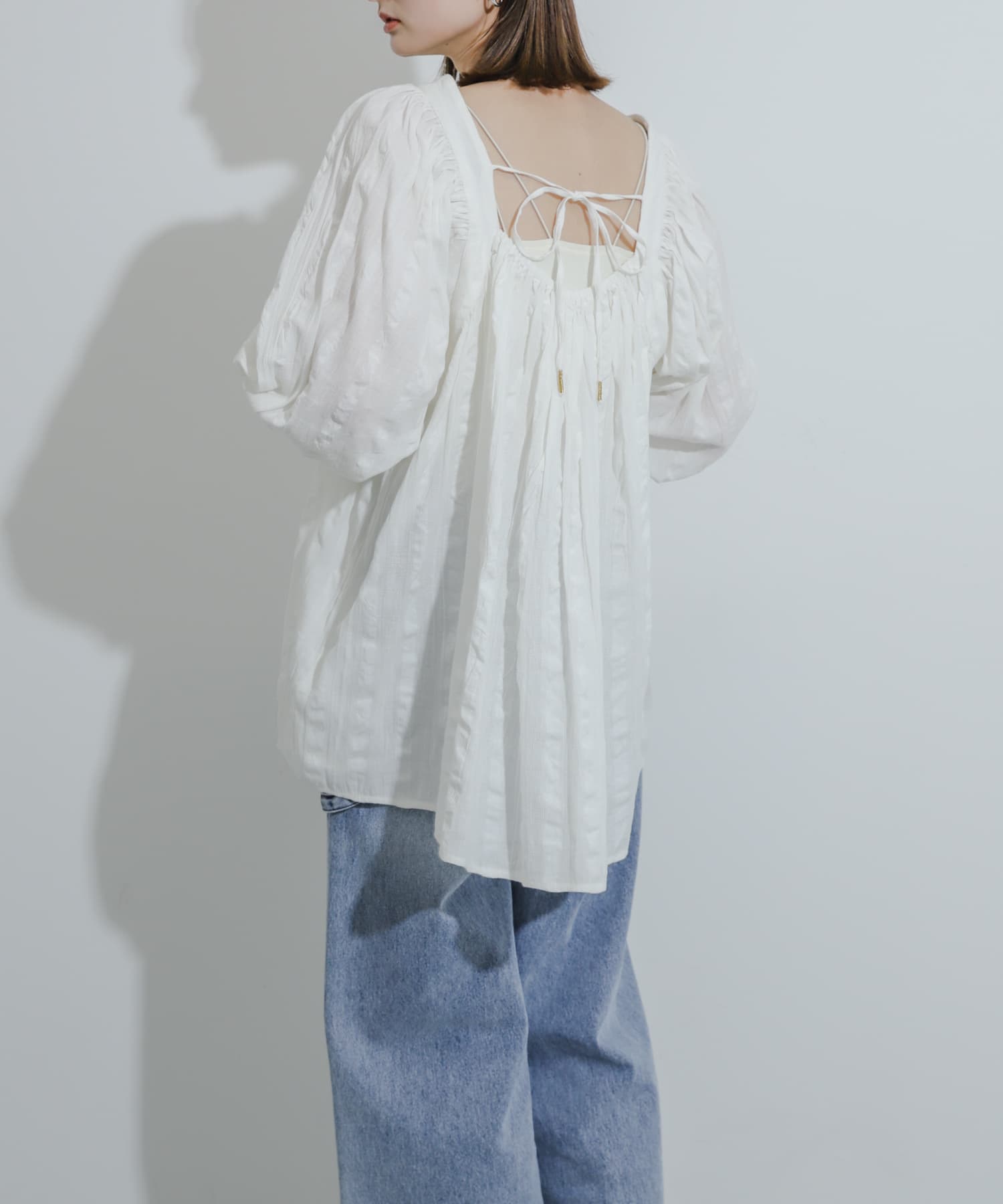 OFF WHITE