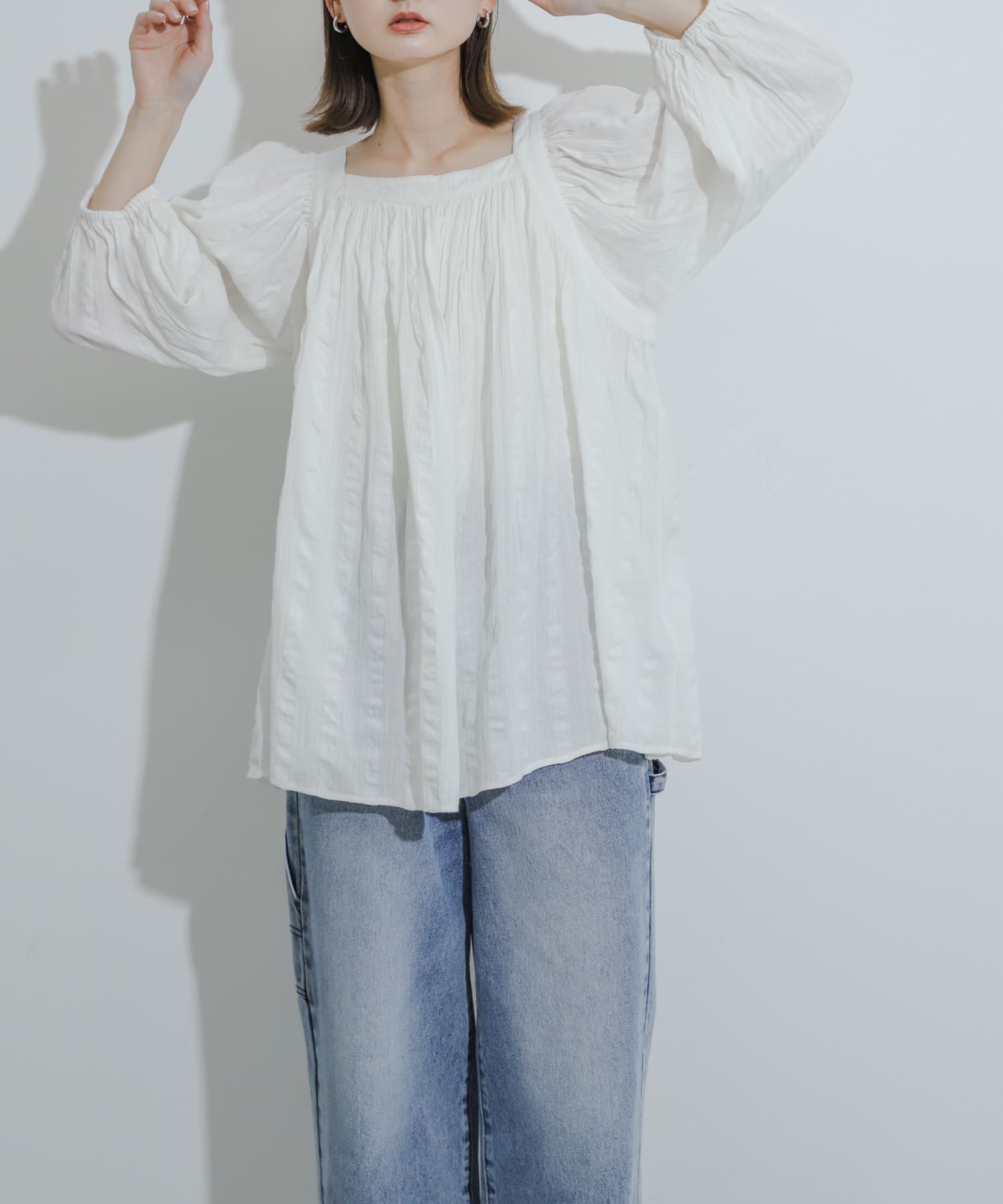 OFF WHITE