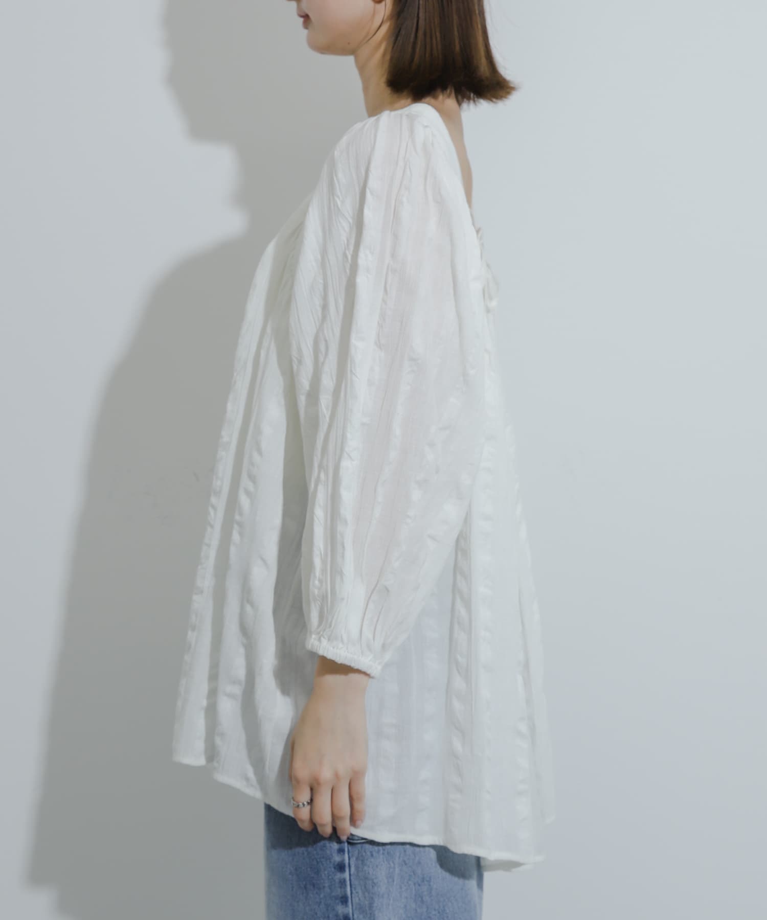 OFF WHITE
