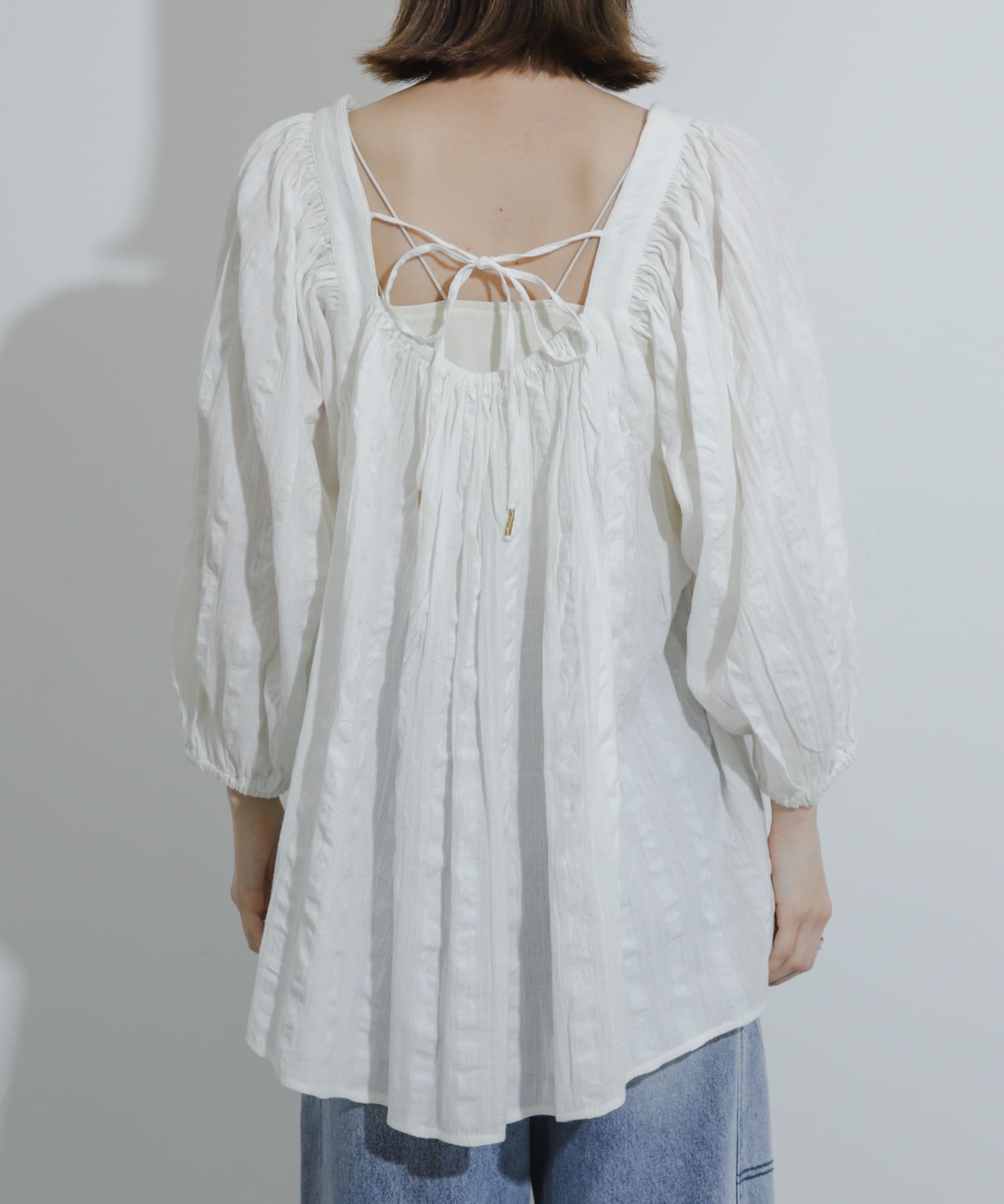 OFF WHITE