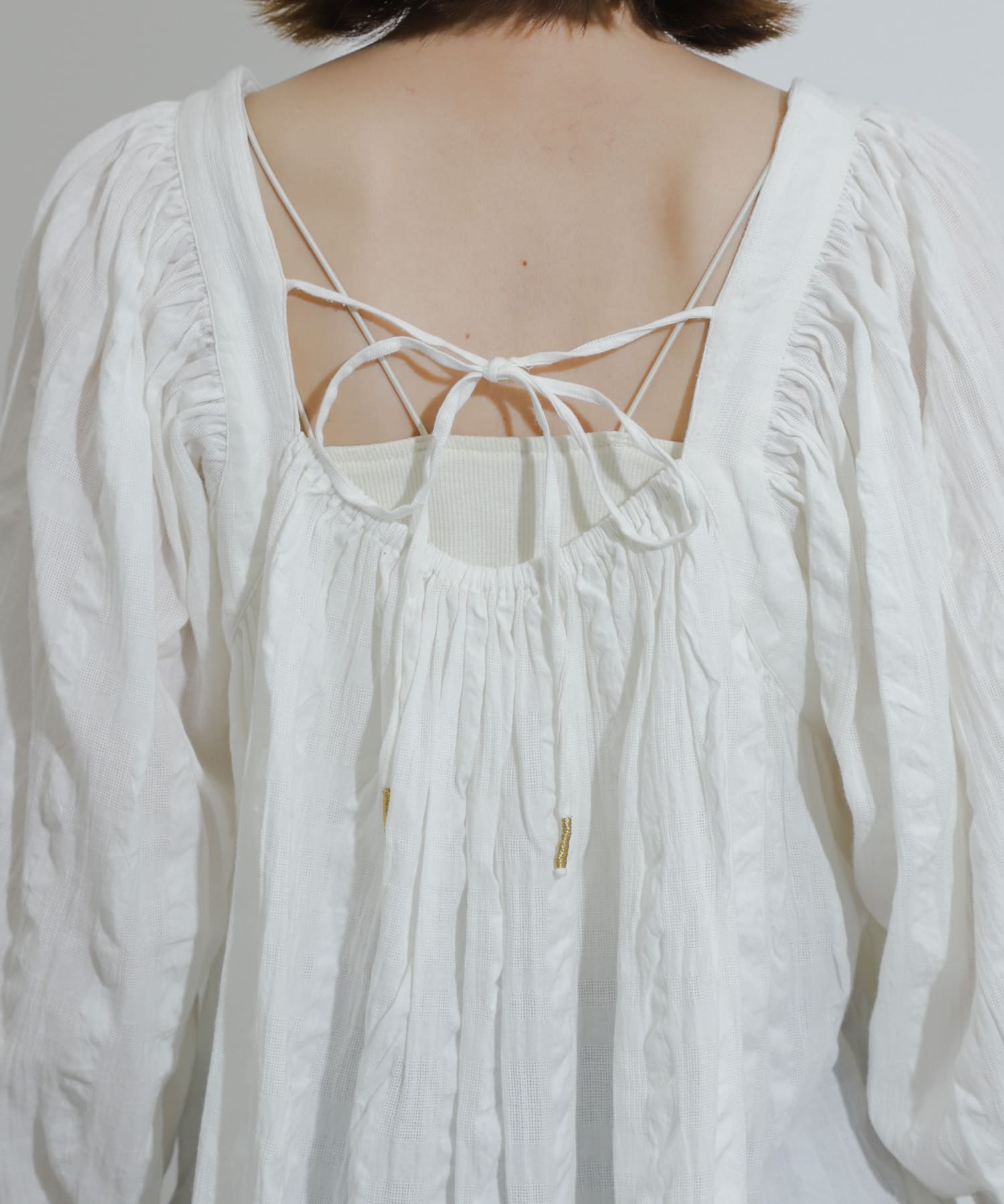 OFF WHITE