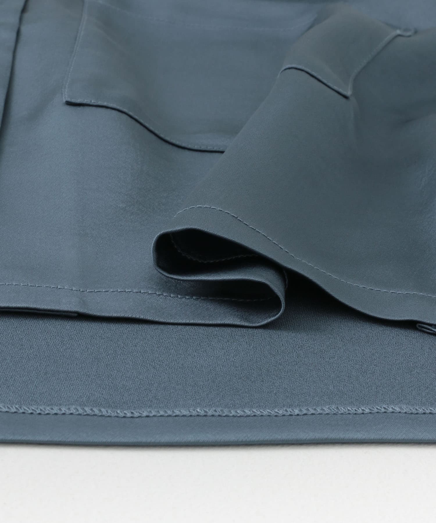 サテンオープンカラークロップドシャツ NAVY one