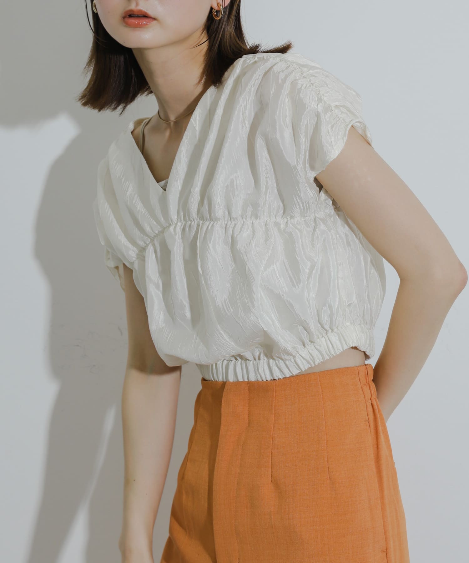 クロップドギャザーブラウス OFF WHITE one