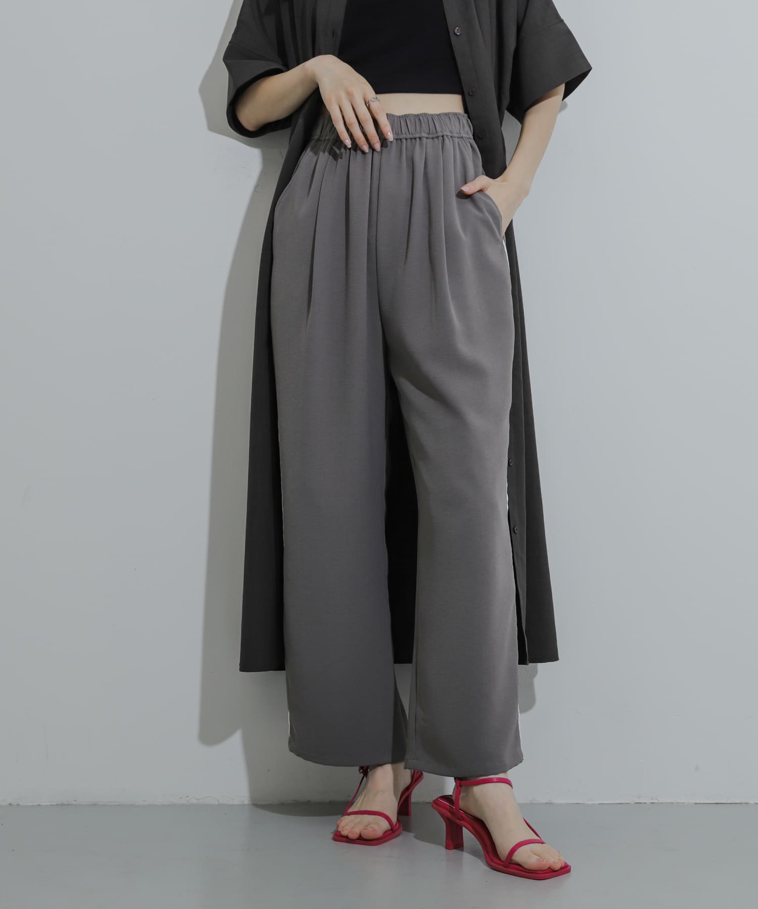 GRAY