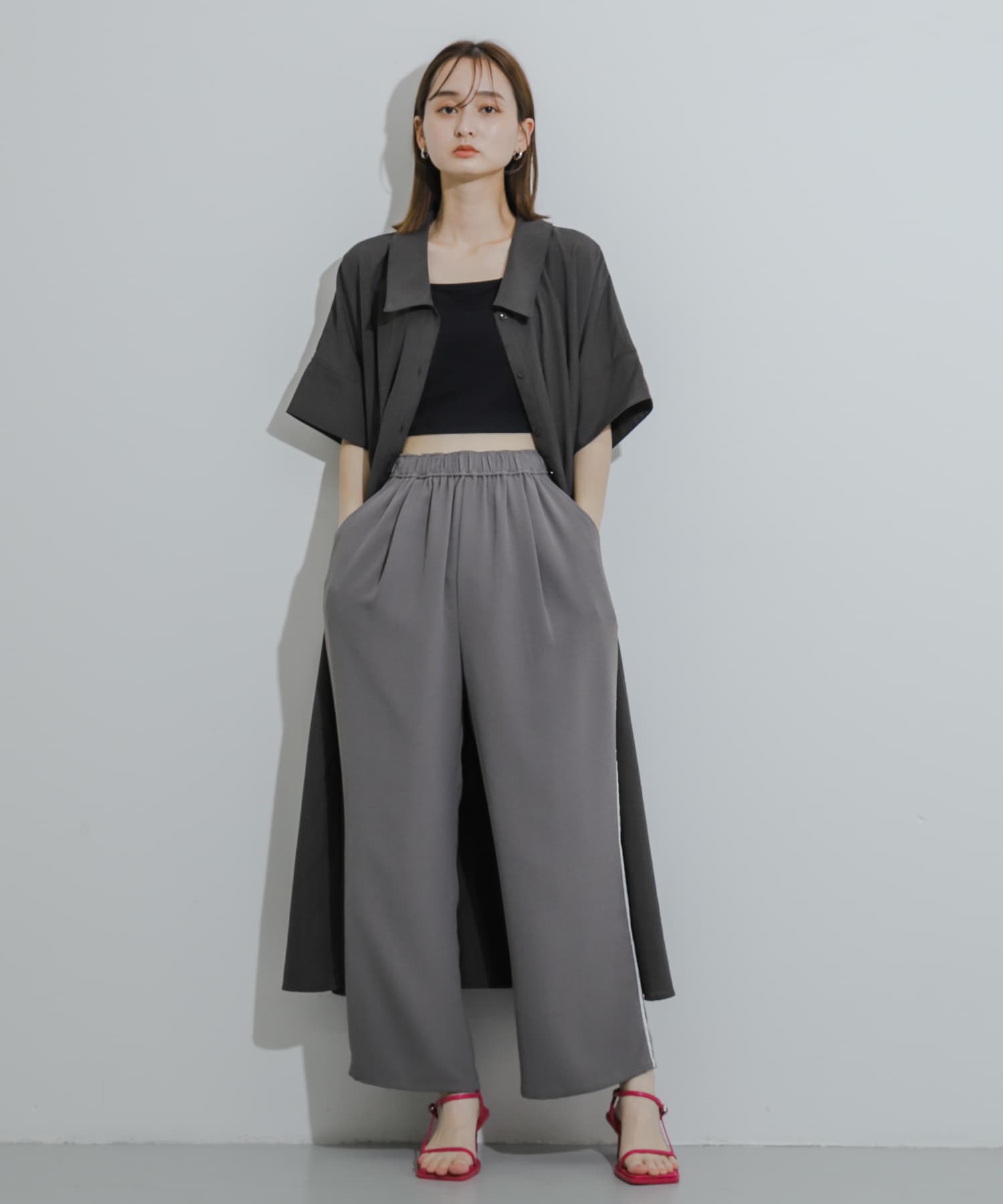 GRAY