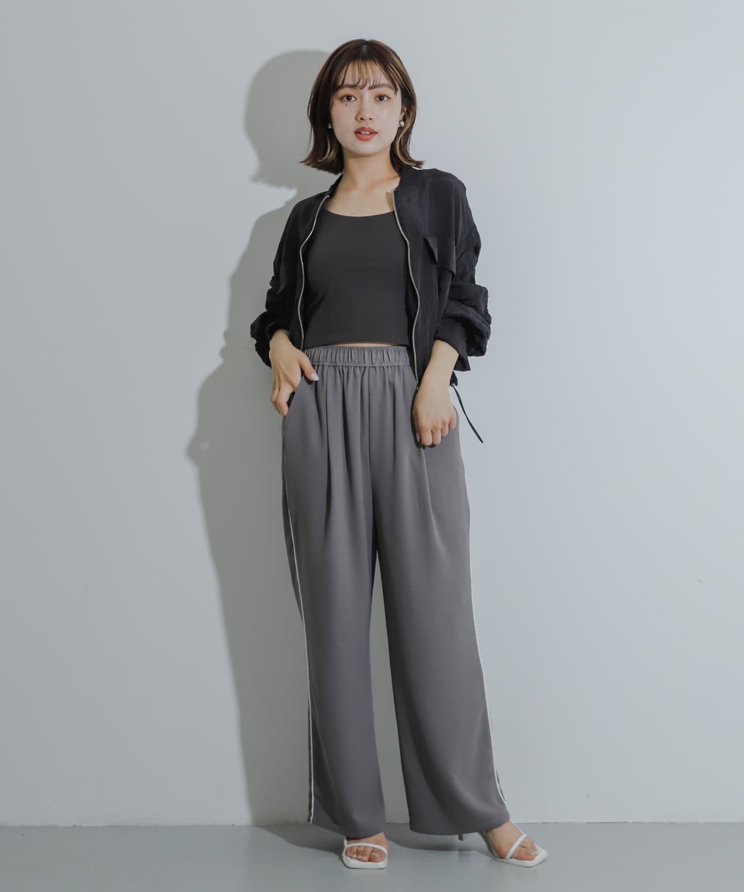 GRAY