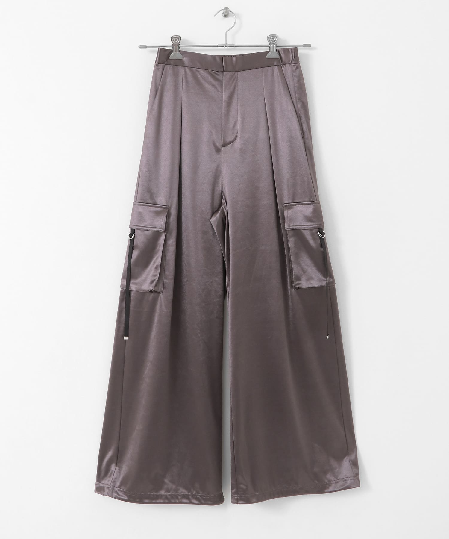 シャイニーカットカーゴパンツ CHARCOAL one