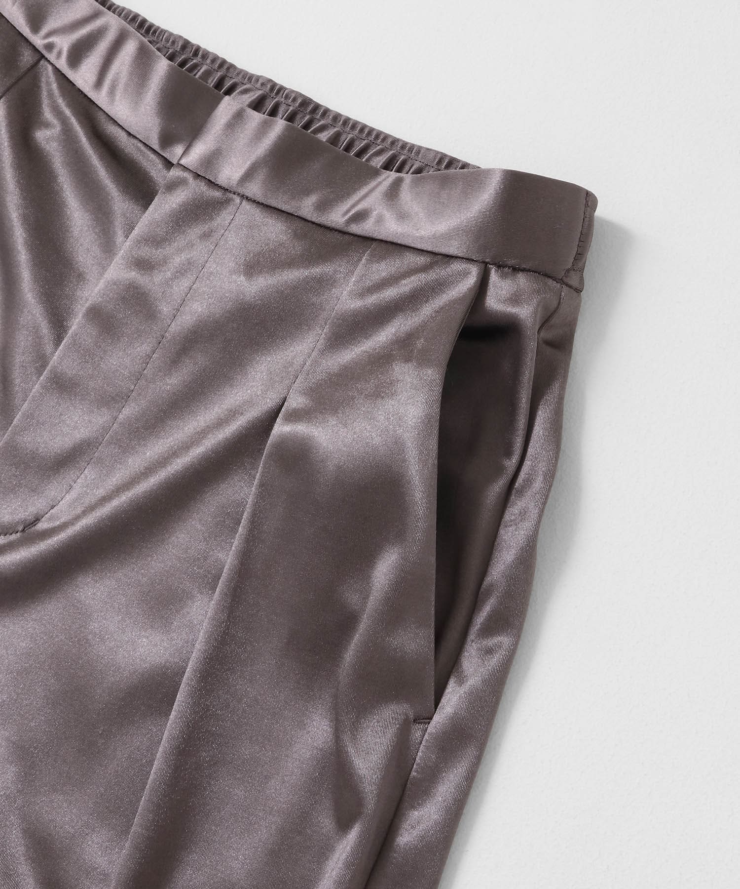 シャイニーカットカーゴパンツ CHARCOAL one