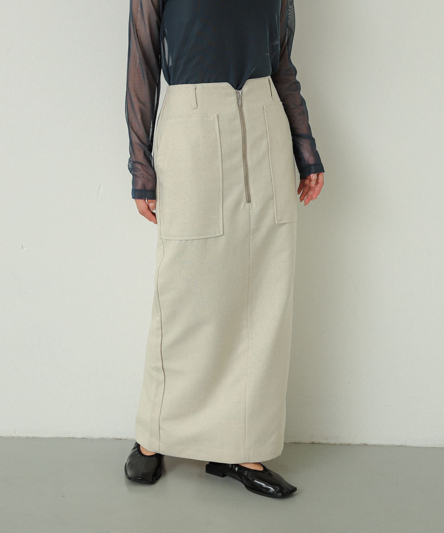 アウトポケットジップスカート
