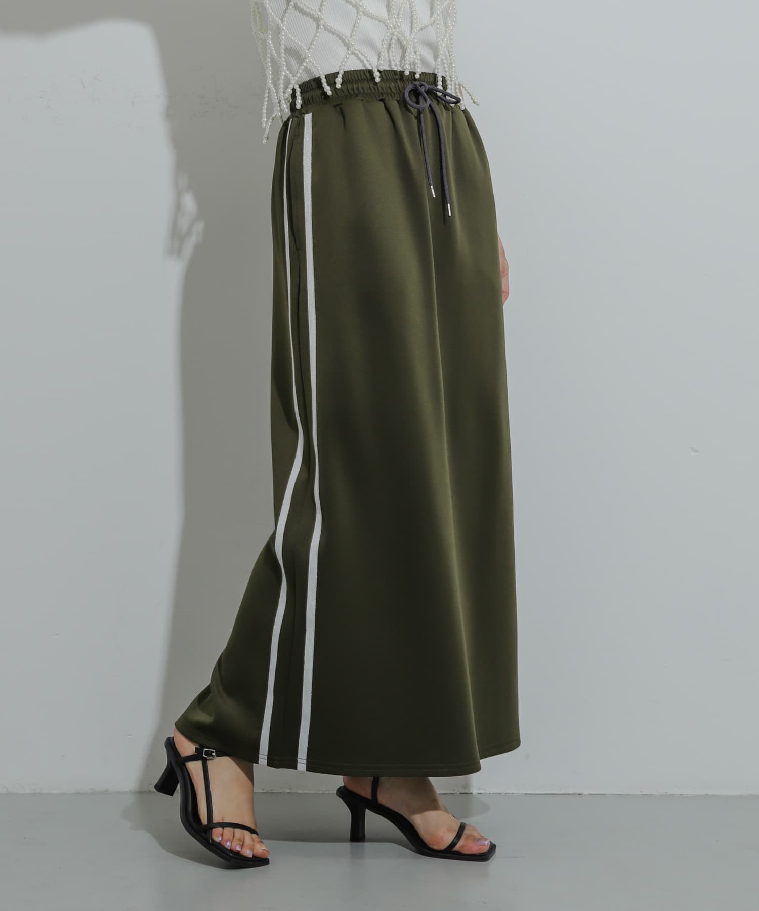 KHAKI