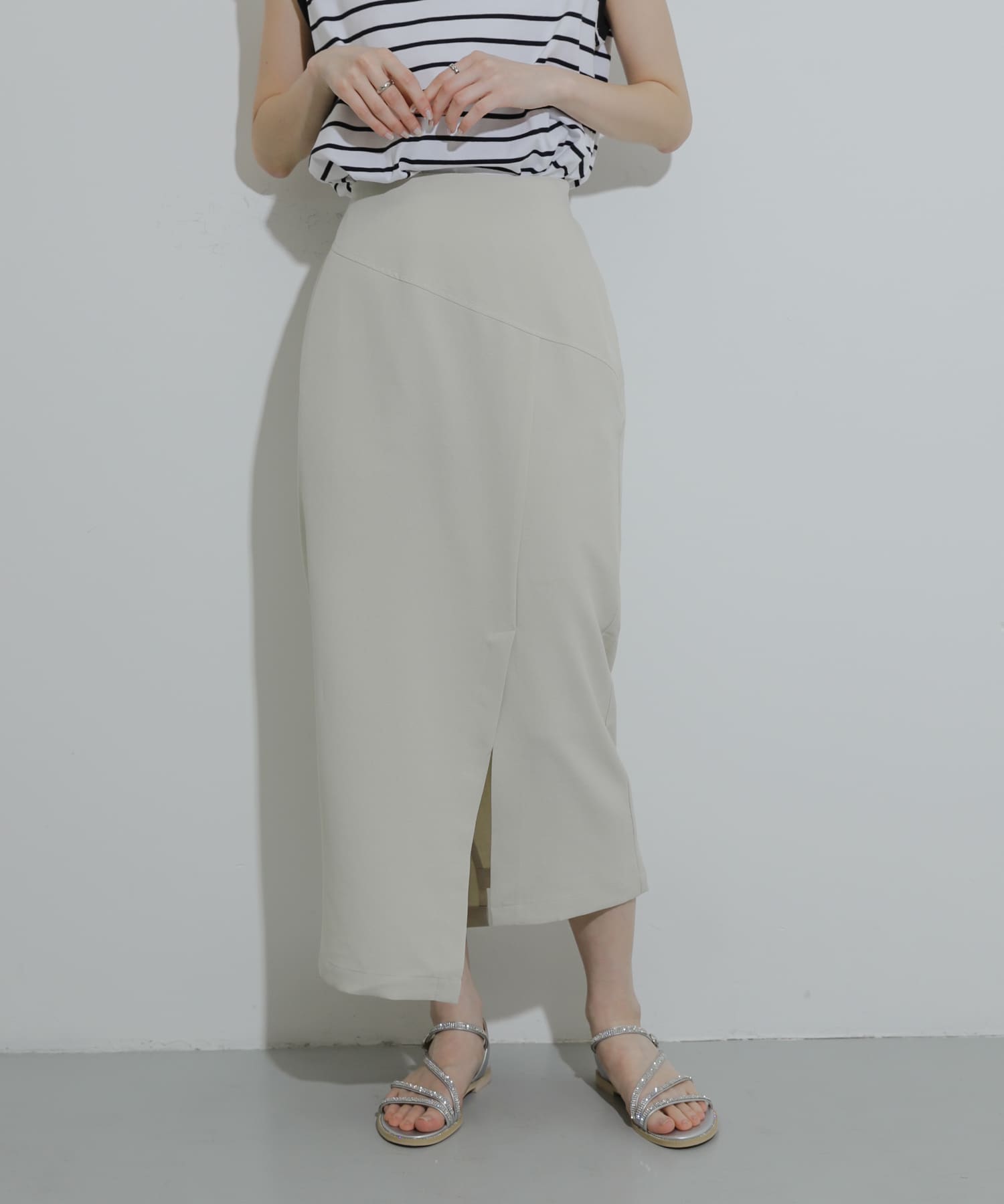 『UR TECH DRYLUXE』リネンライクアシンメトリースカート