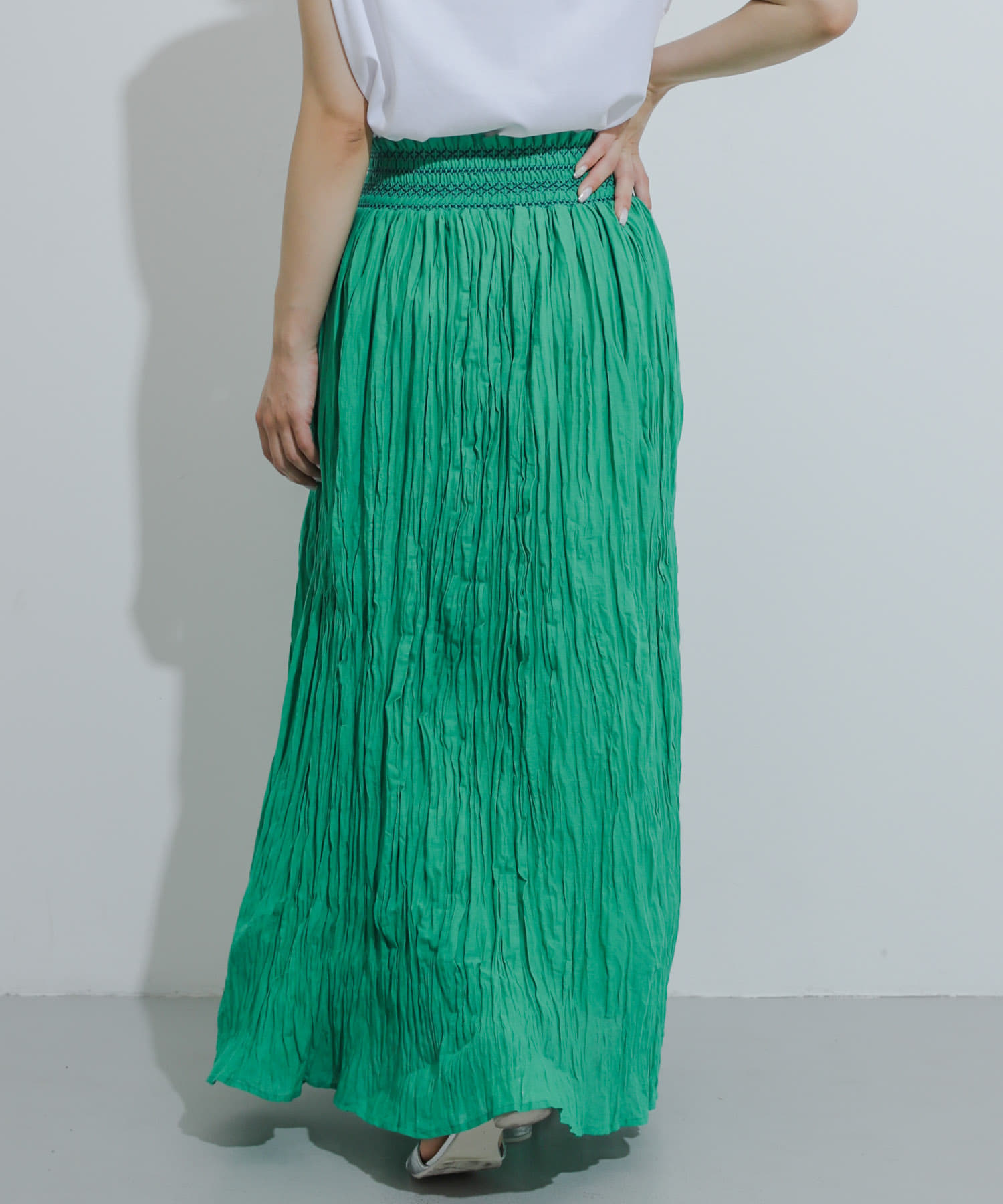 GREEN