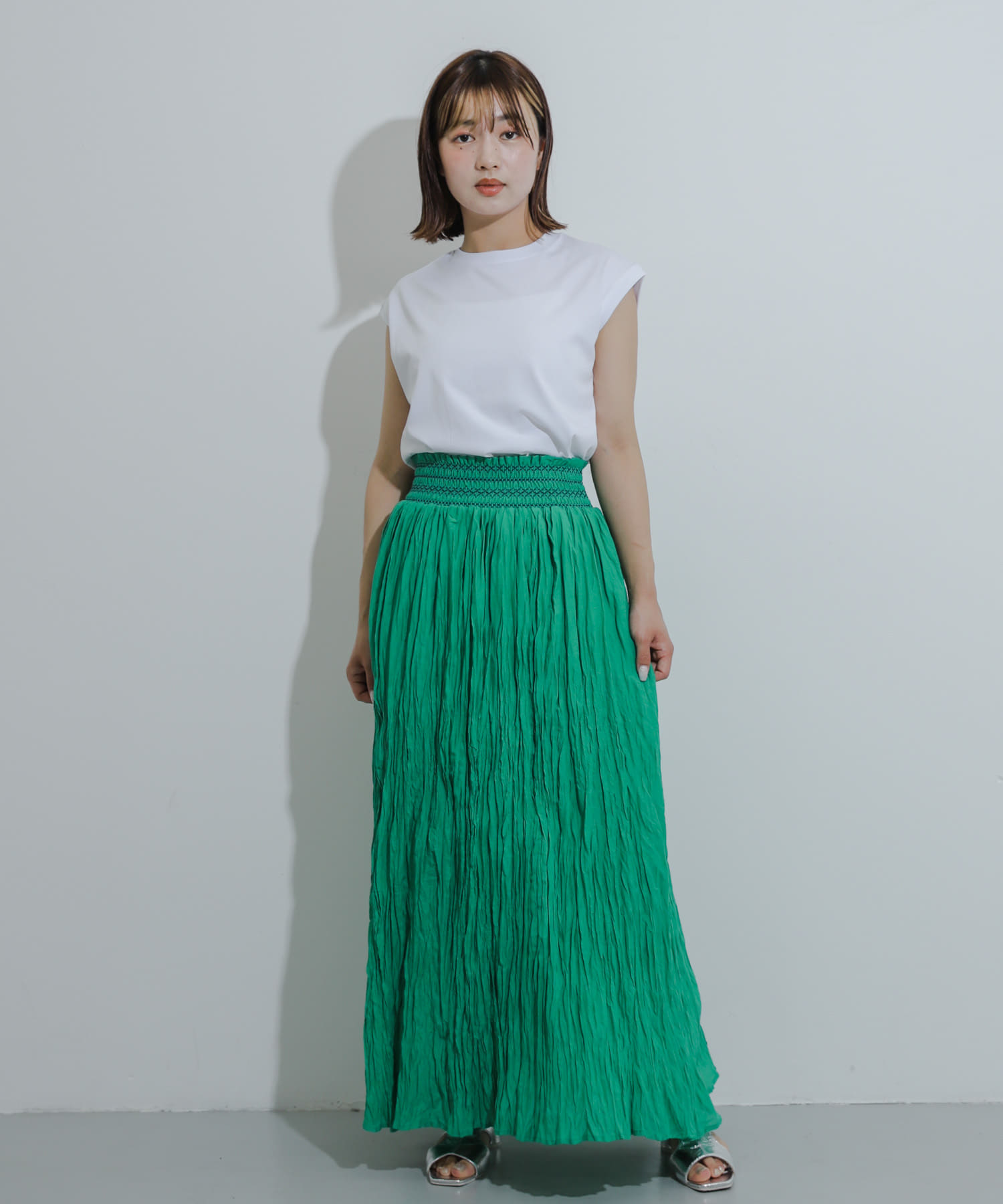 GREEN