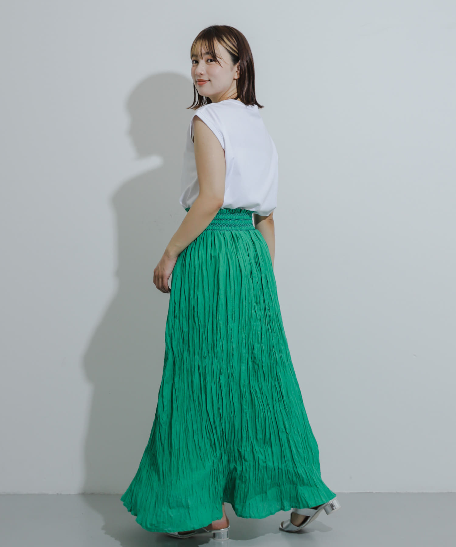 GREEN